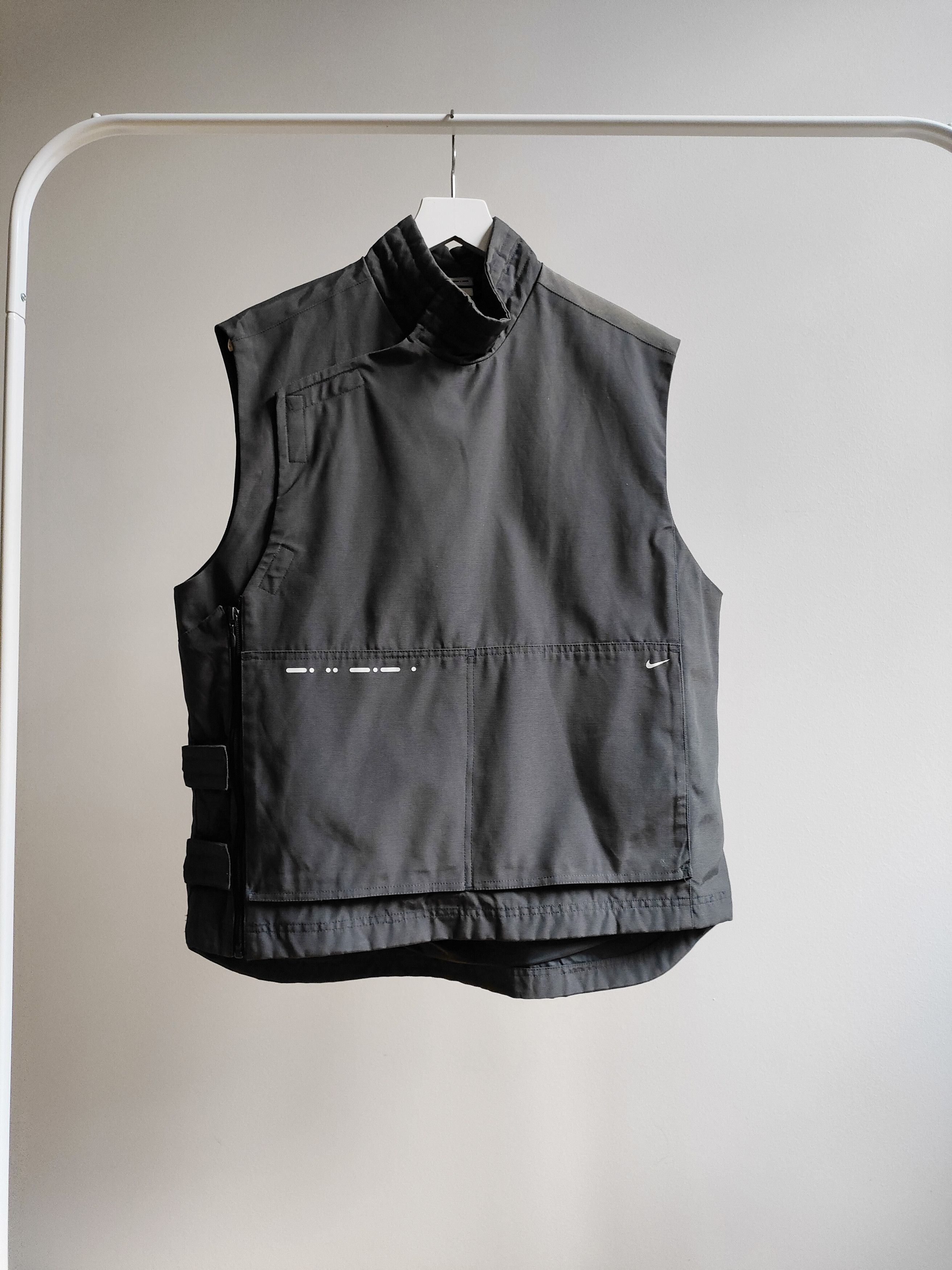 Nike 2000s Nike Morse Code Technical ‘Bulletproof’ Utility Vest Size US L / EU 52-54 / 3 - 1 Thumbnail
