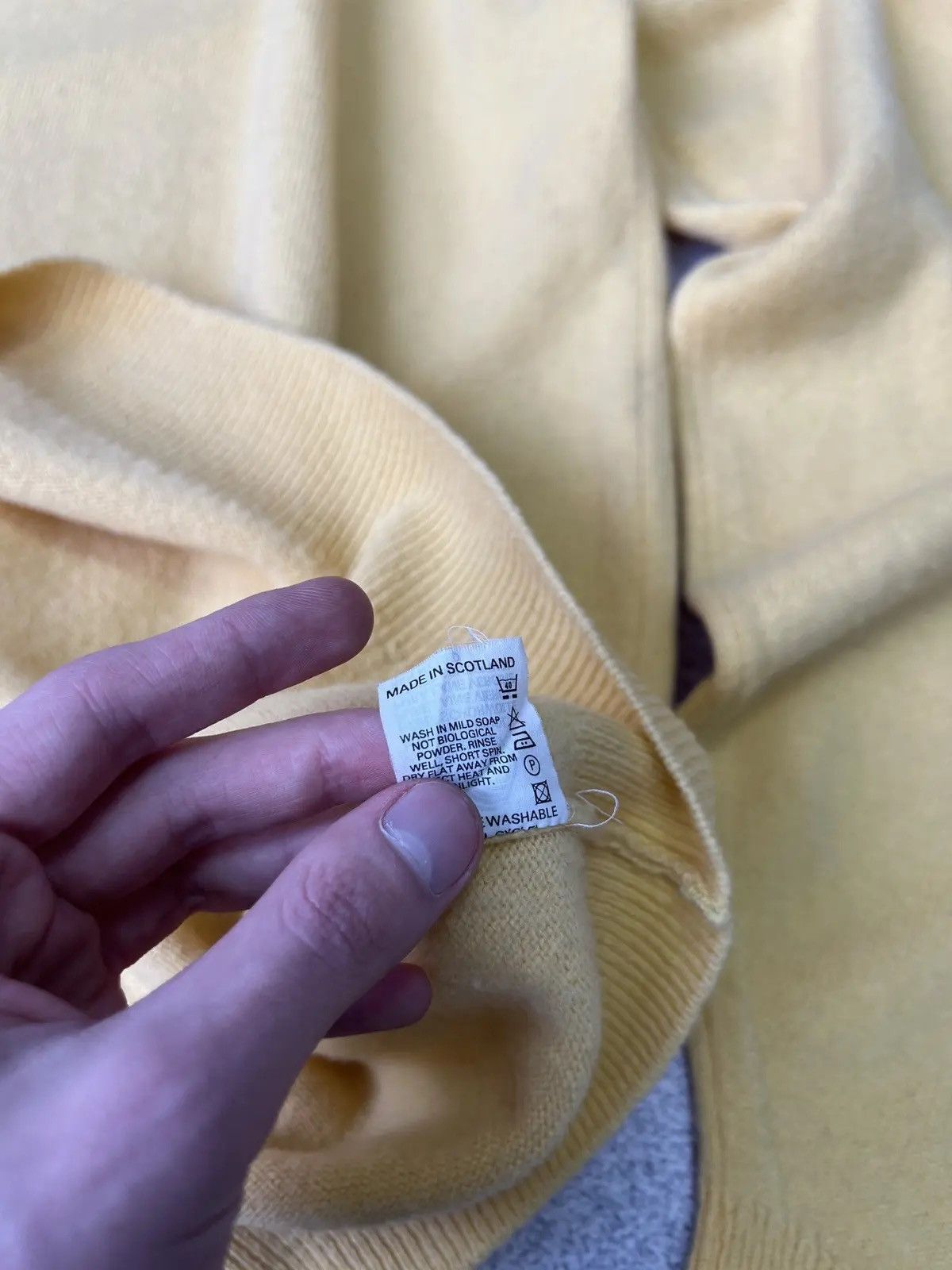 Burberry × Vintage Burberrys Vintage Wool Cashmere v-neck sweater Size US XL / EU 56 / 4 - 8 Thumbnail
