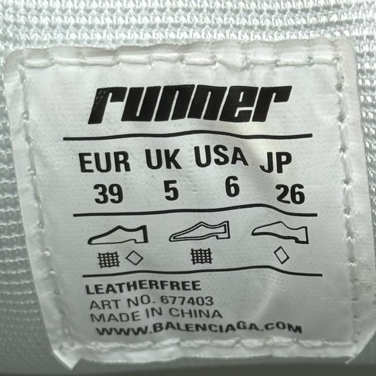 Balenciaga Balenciaga Runner White Graffiti Size US 6.5 / EU 39-40 - 7 Thumbnail