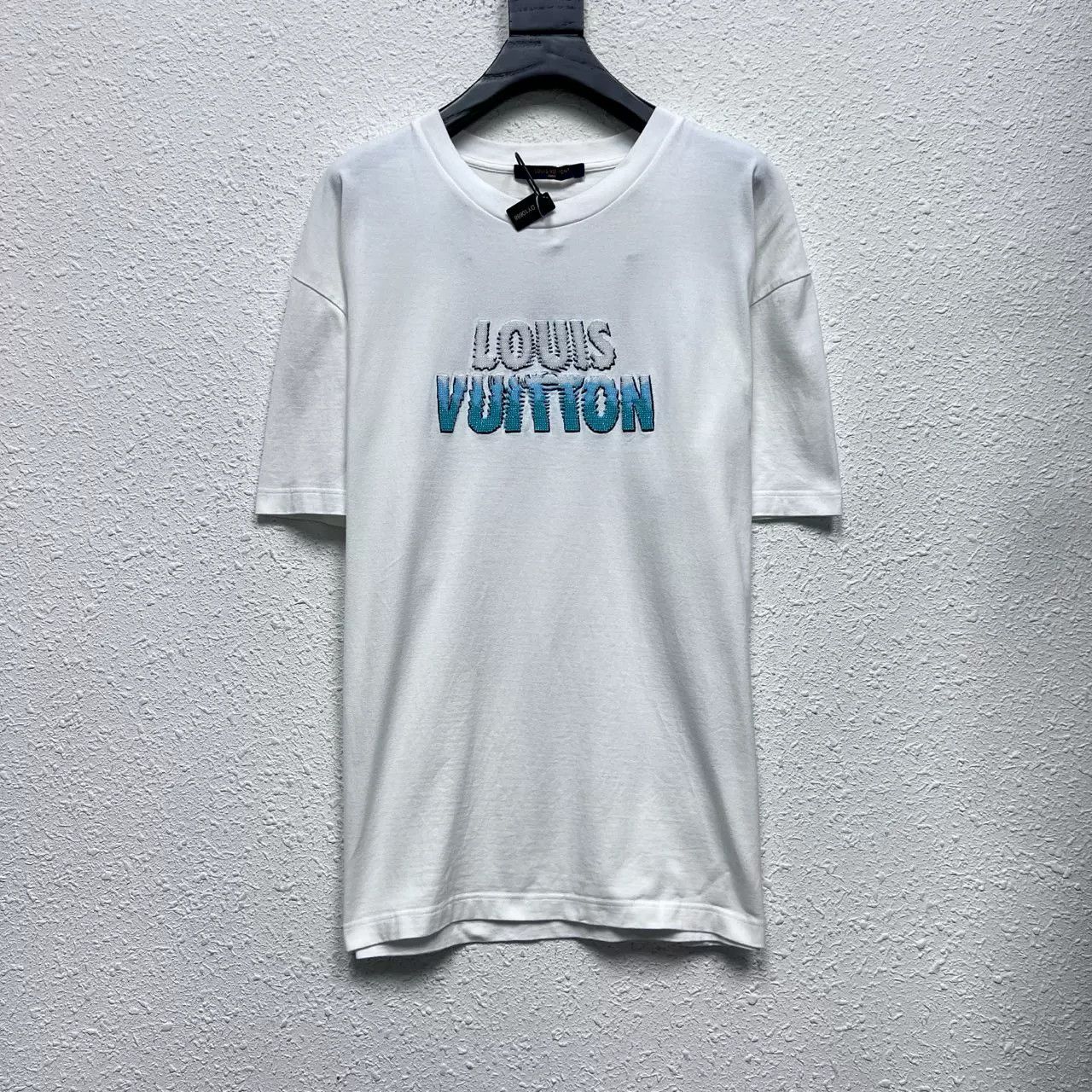 Louis Vuitton Louis Vuitton Beaded Gradient Logo T-Shirt XL Size US XL / EU 56 / 4 - 1 Thumbnail