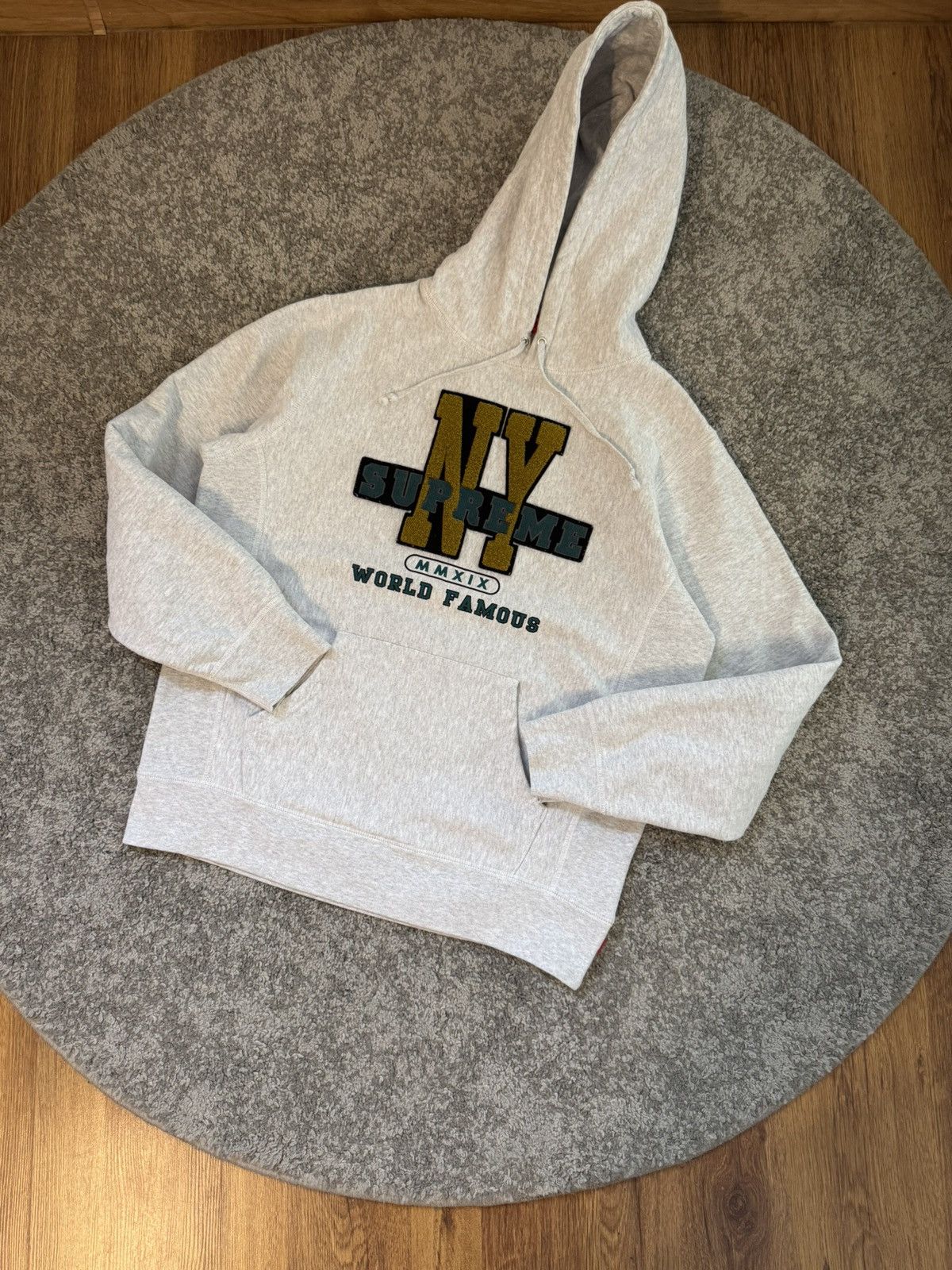 Supreme Supreme made in canada Size US L / EU 52-54 / 3 - 1 Thumbnail