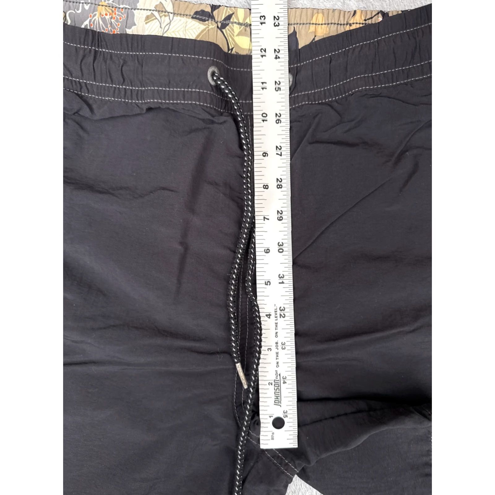 Tommy Bahama Tommy Bahama Swim Trunks Men L Black Solid Nylon Shell Lined Cargo Trunks Relax 7" Mens Black Solid Size US 33 - 7 Thumbnail