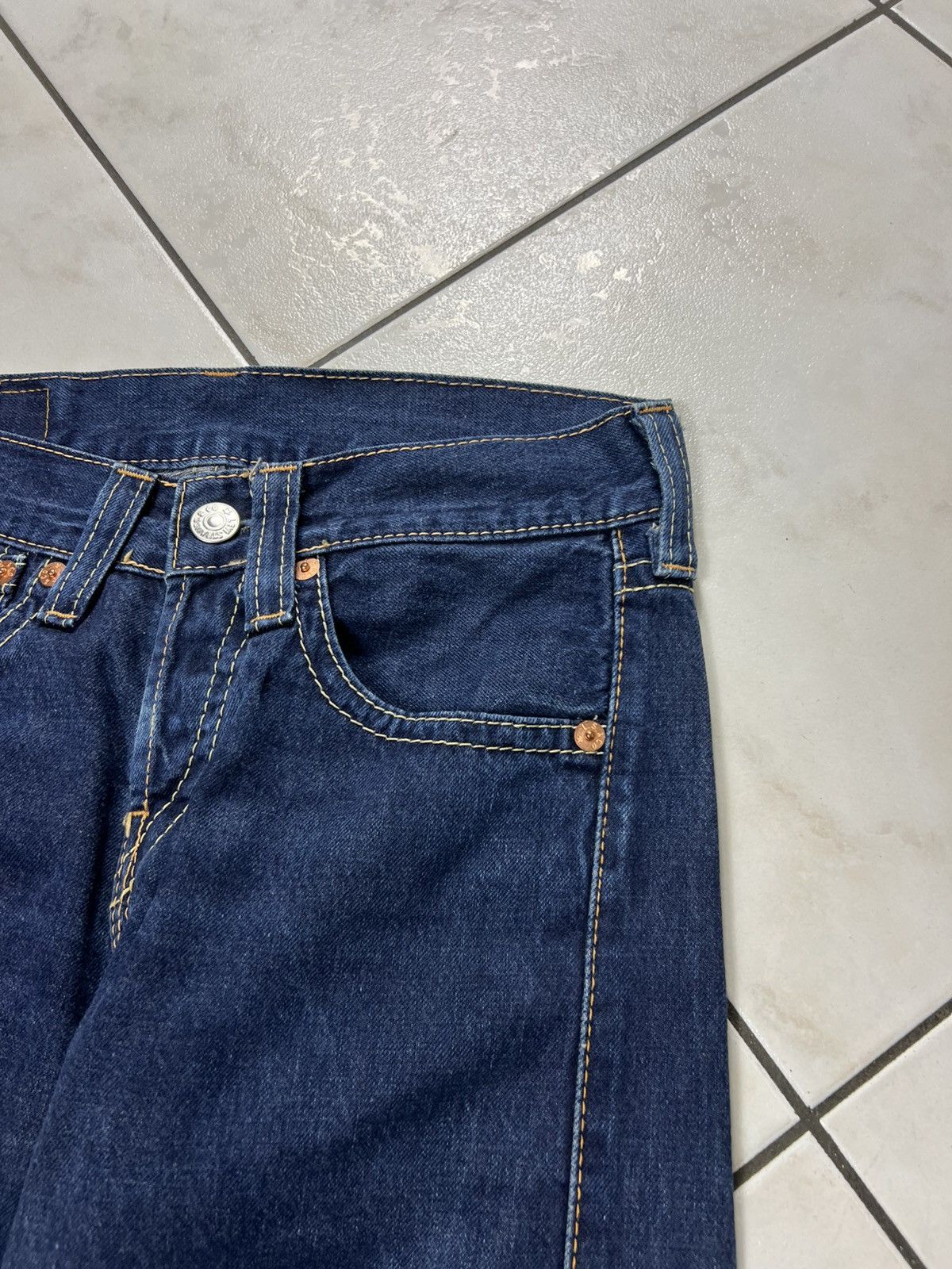 Levi's Vintage Levi’s 907 flared navy denim y2k jeans pants bootcut Size US 29 - 6 Thumbnail