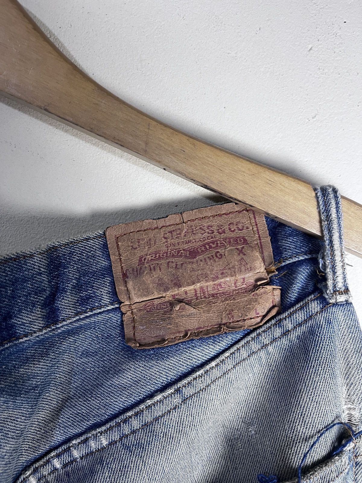 Levi's RARE LEVIS 66 501 SELVEDGE DISTRESSED 60/70s Size US 34 / EU 50 - 12 Thumbnail