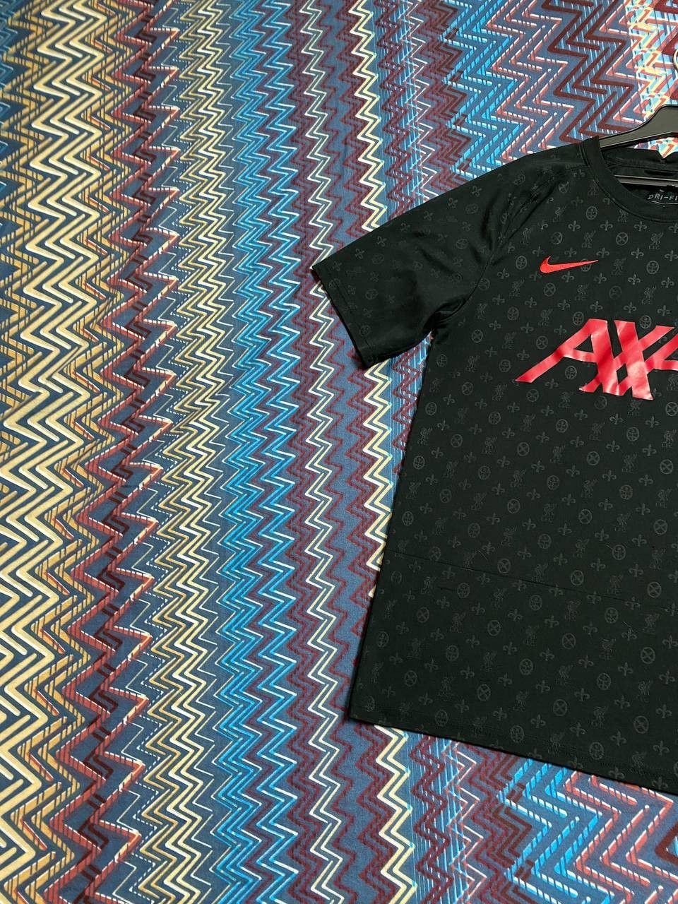 Nike Streetwear Jerseys Nike L.F.C. AXA logo T-Shirt Y2K Vintage Size US S / EU 44-46 / 1 - 5 Thumbnail
