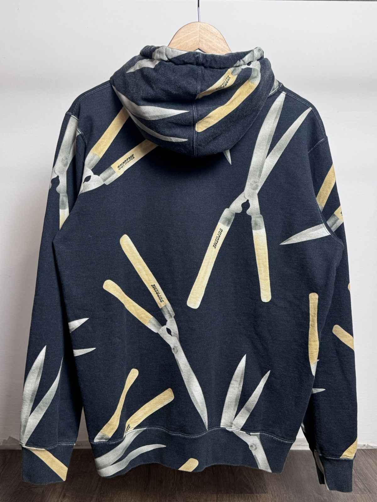 Supreme Supreme Shears Hooded Sweatshirt. Size US M / EU 48-50 / 2 - 4 Thumbnail