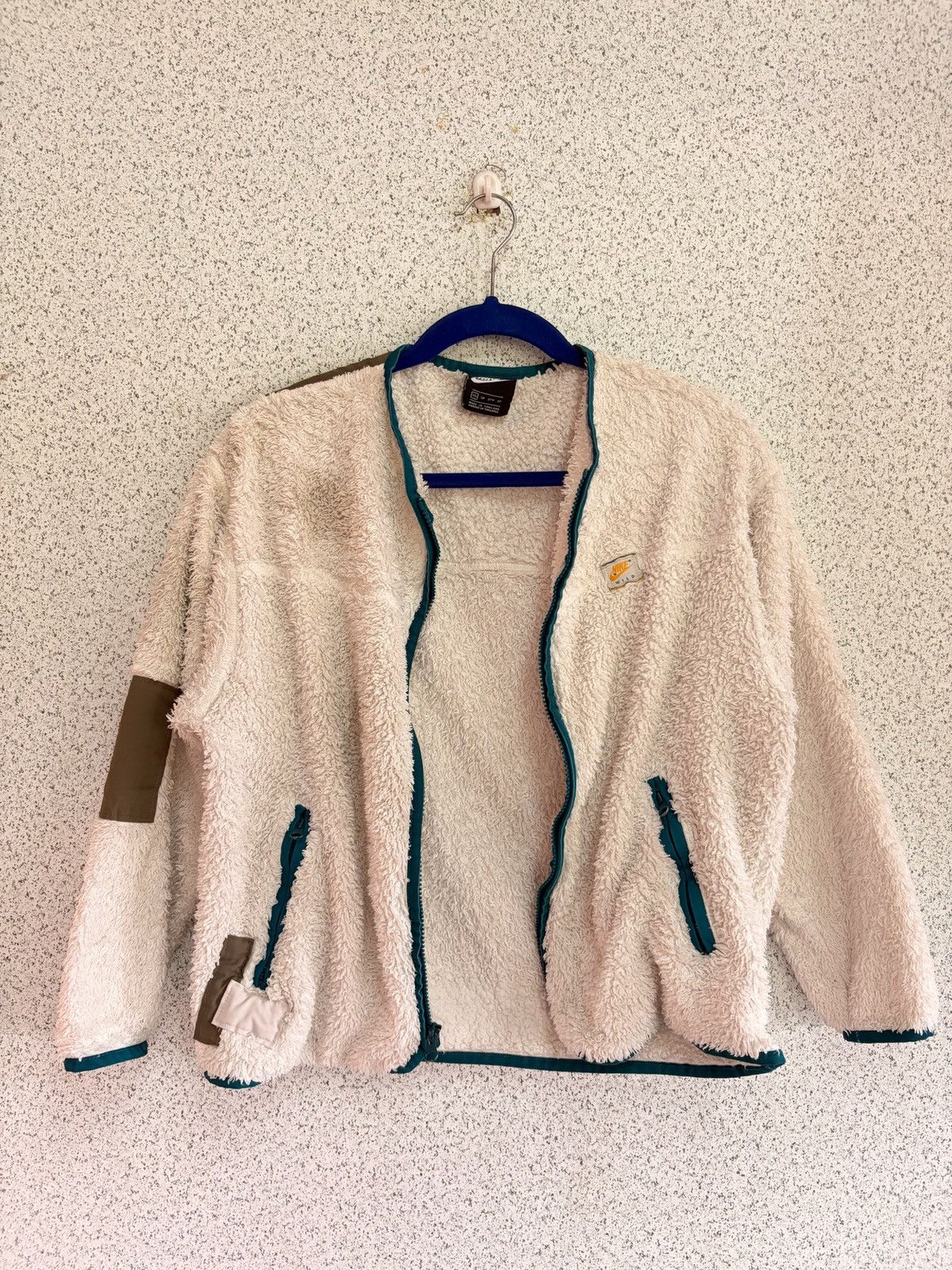Nike Nike WILD Creme Tone Outdoor Fleece Jacket S41 for Women 🔥 Size XS / US 0-2 / IT 36-38 - 2 Thumbnail