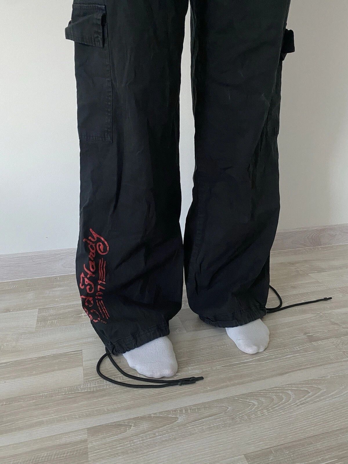 Ed Hardy Ed hardy x UO exclusive black cargo pants Sz L Women Size 30" / US 8 / IT 44 - 3 Thumbnail