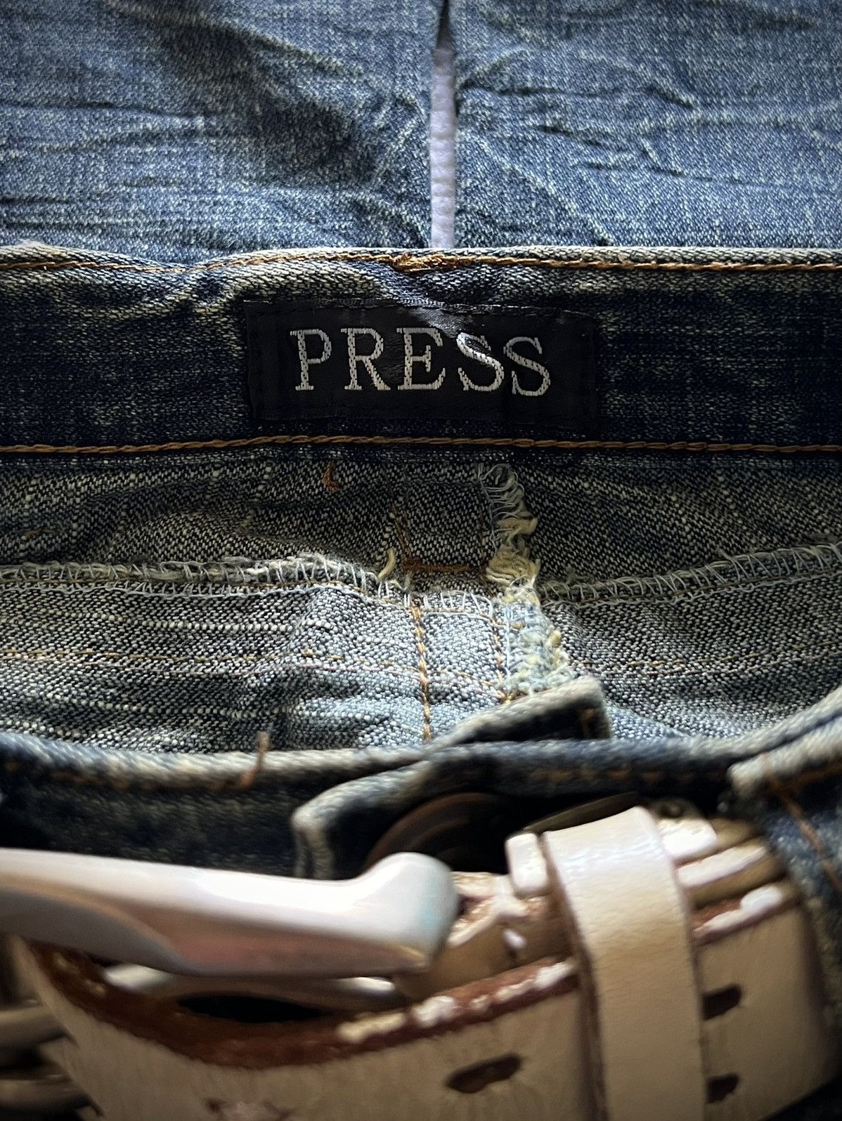 If Six Was Nine Press Low Rise Distressed Flare Jeans 2000s–Y2K(Unisex fit) Size US 29 - 10 Thumbnail