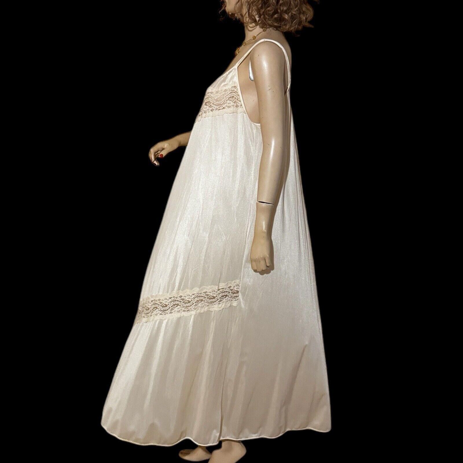 Designer Vintage Ilise Stevens Long Nylon Lace Ivory Nightgown M / L Size ONE SIZE - 3 Thumbnail