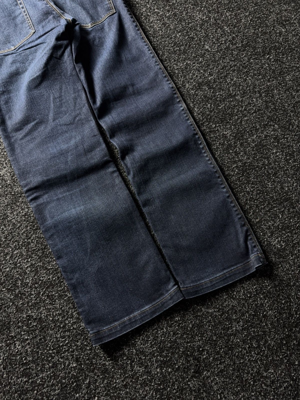 Hugo Boss Luxury Hugo Boss Red Label Straight Fit Dark Wash Jeans Size US 30 / EU 46 - 8 Thumbnail