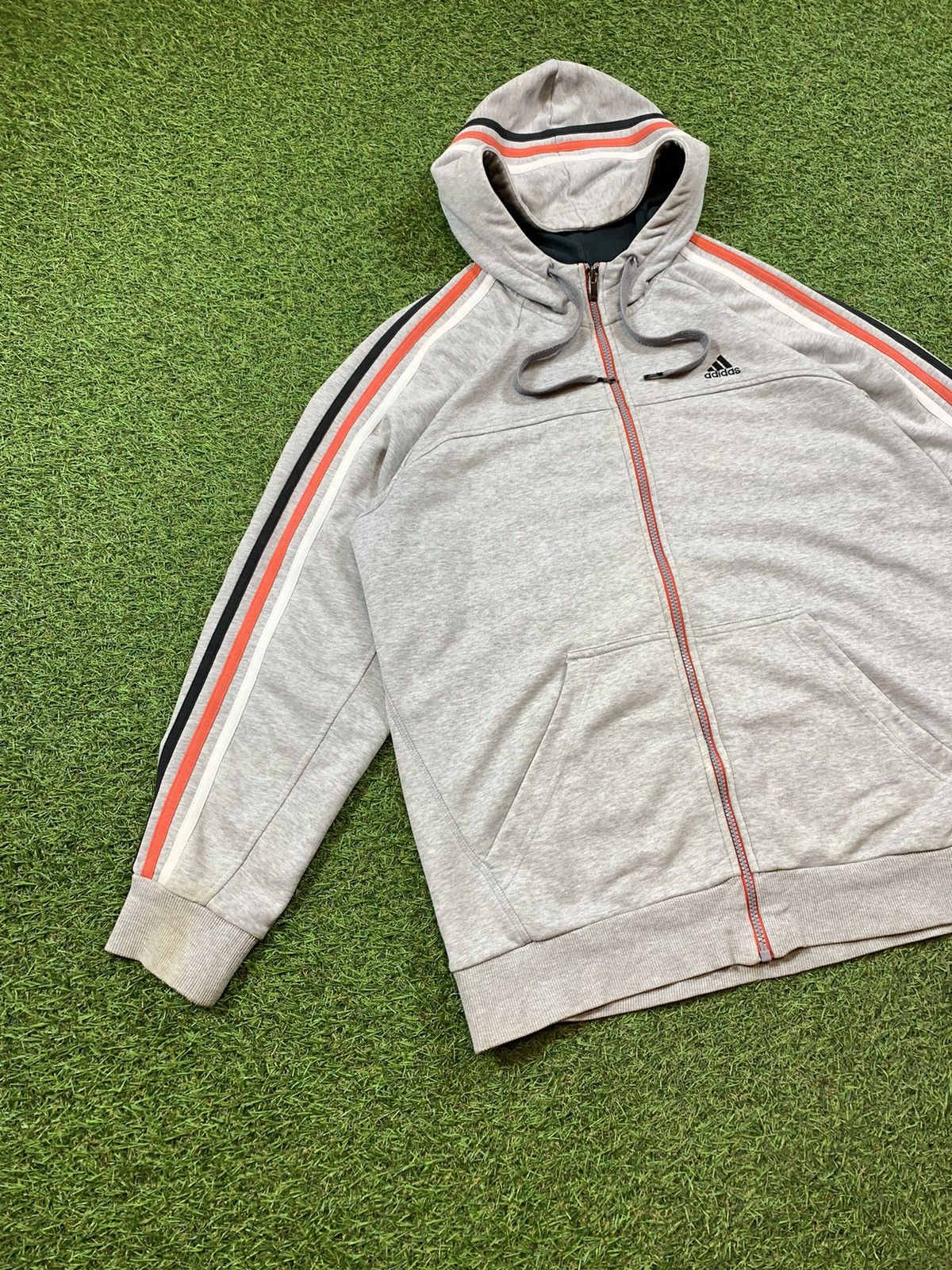 Adidas Vintage Y2K Adidas zip up hoodie streetwear style size L Size US L / EU 52-54 / 3 - 2 Thumbnail