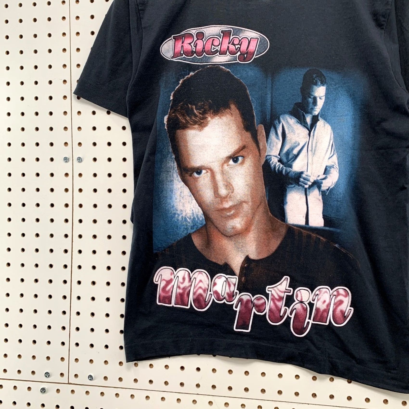 Vintage VINTAGE Ricky Martin Shirt Mens Small Black 90s Graphic Pop Music Rap Tee USA Size US S / EU 44-46 / 1 - 5 Thumbnail