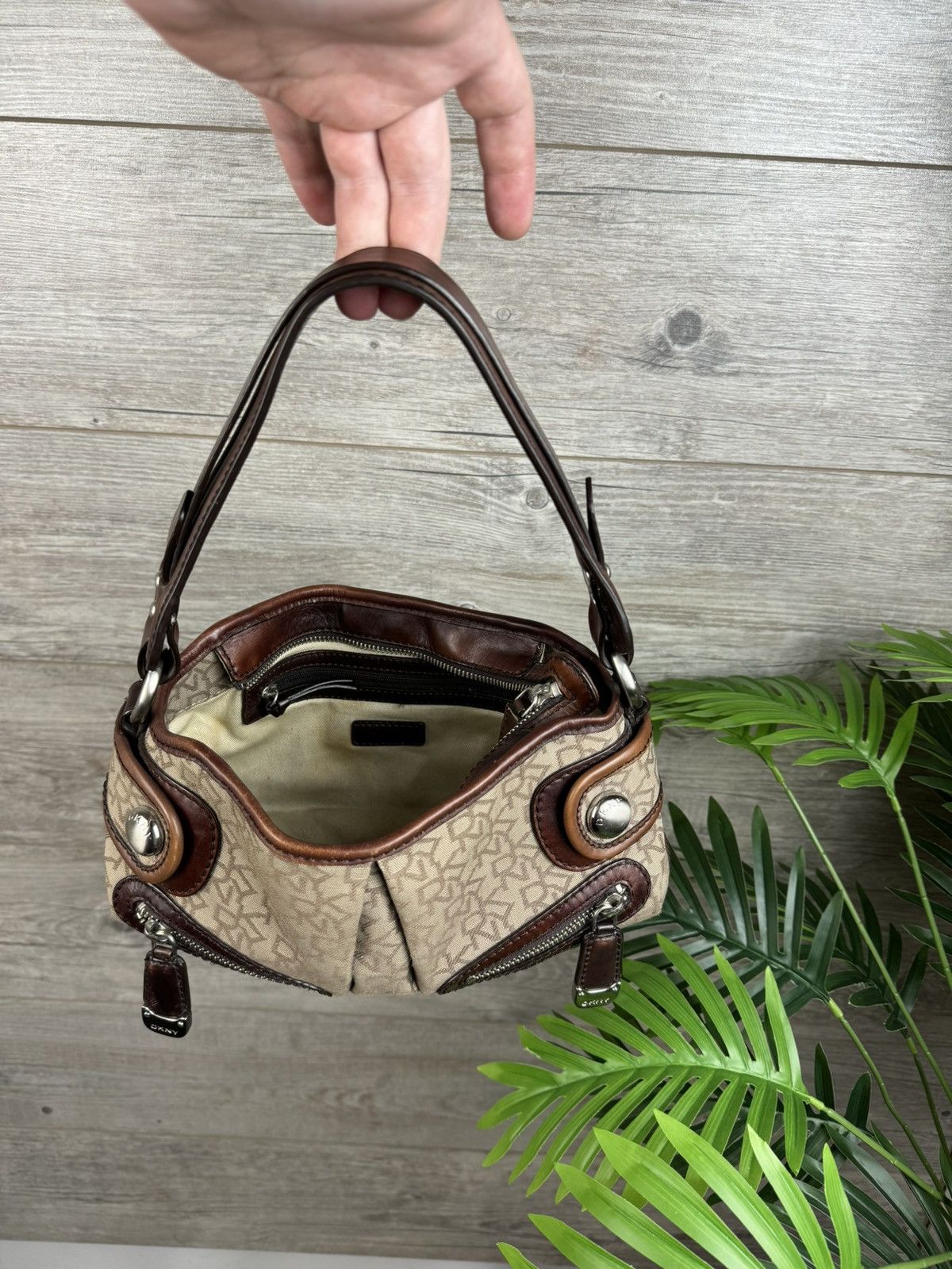 DKNY DKNY WOMEN'S SHOULDER BAG MONOGRAM Y2K JAPANESE STYLE Size ONE SIZE - 13 Thumbnail
