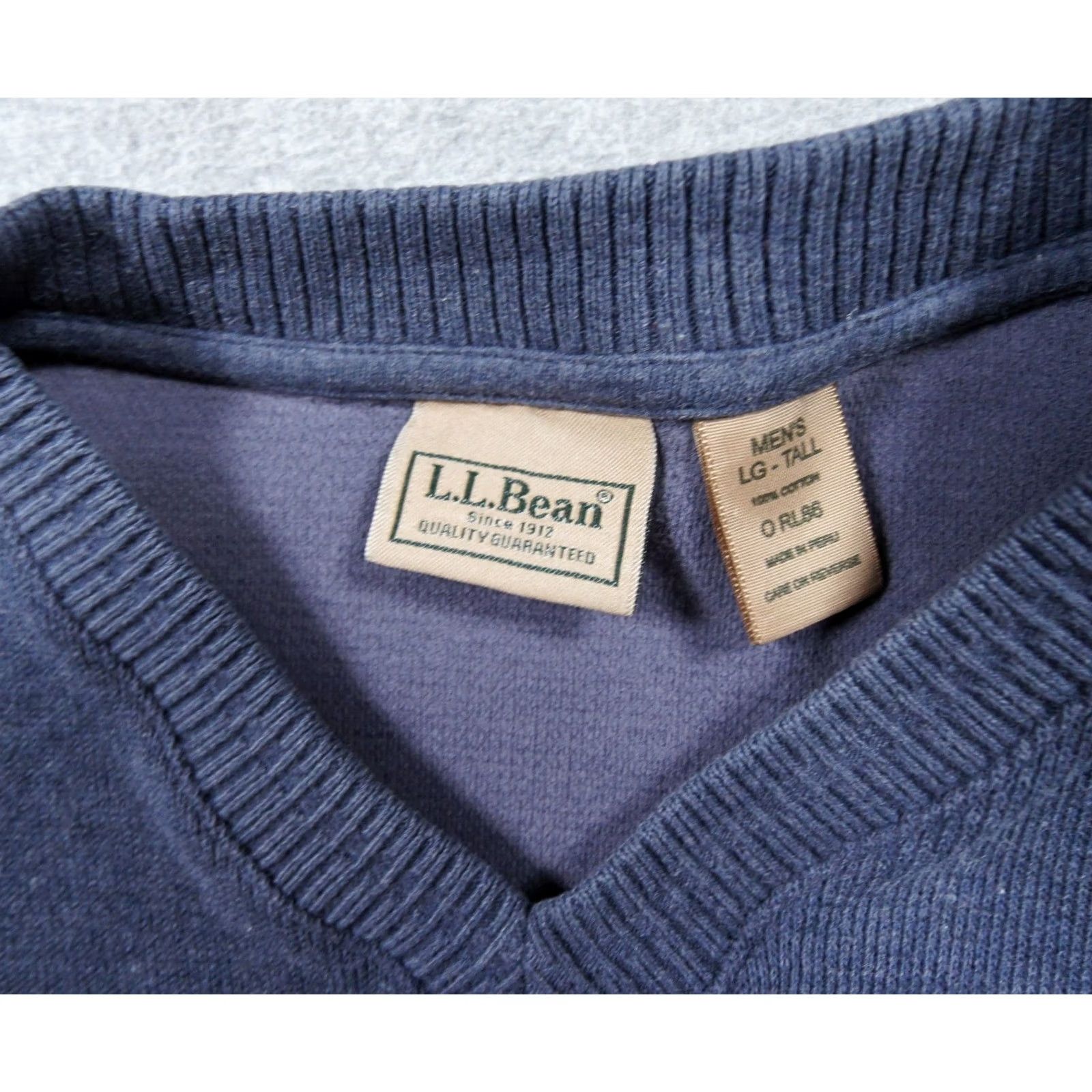 Vintage VINTAGE LL Bean Sweater Mens Large Tall Blue Vneck Knit Pullover Outdoors Casual 0 RL86 Size US L / EU 52-54 / 3 - 5 Thumbnail