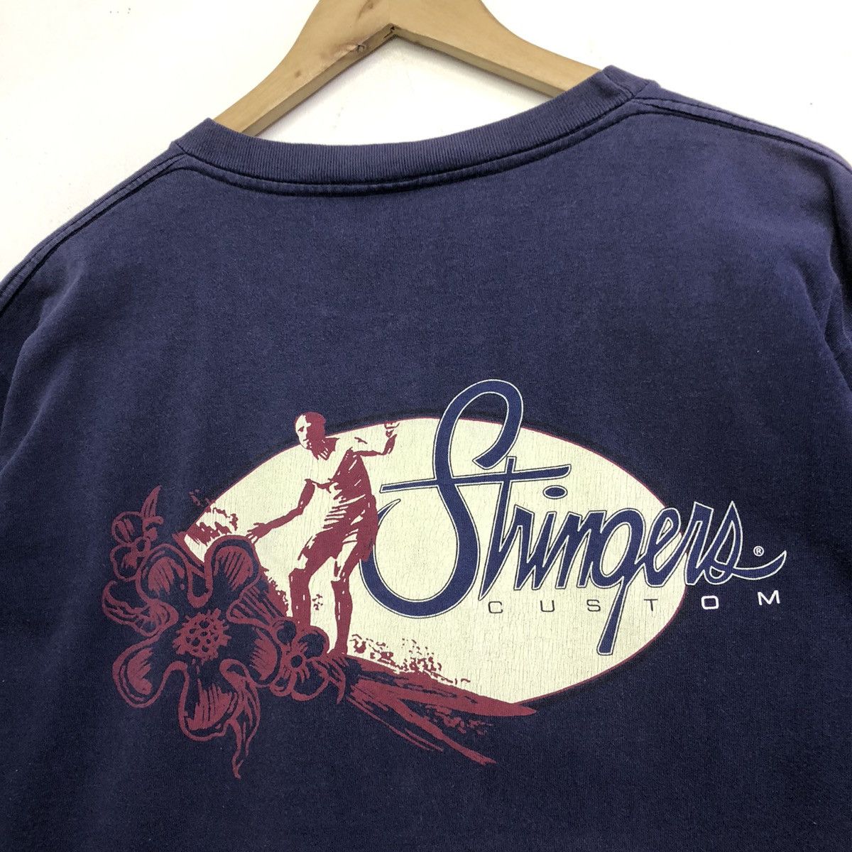 Vintage Stinger Costum Surfing Graphic Backhitt Tshirt Size US M / EU 48-50 / 2 - 3 Thumbnail