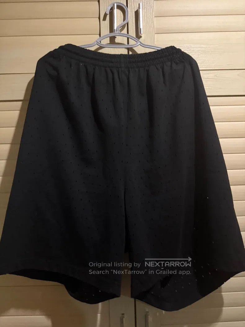 Balenciaga Balenciaga size M Men's loose-fit shorts Size US 27 - 1 Thumbnail