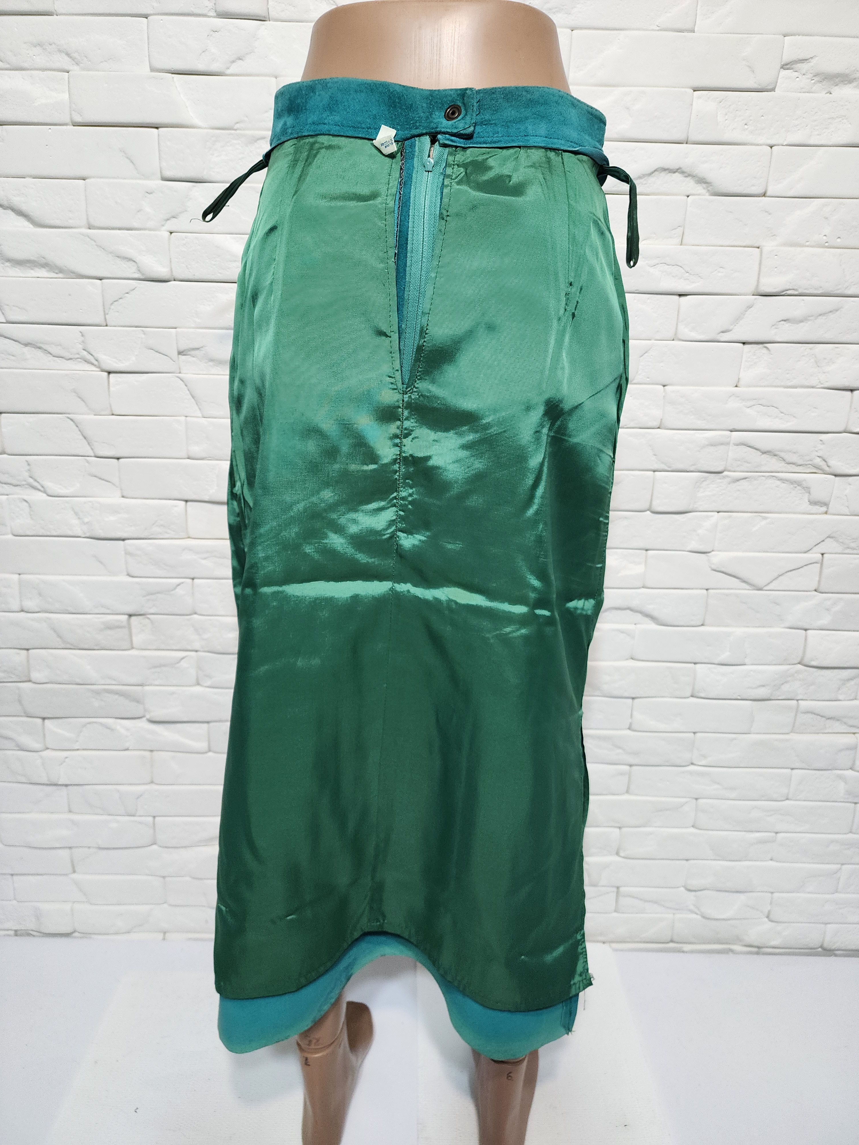 Genuine Leather Green Suede Leather Skirt: 1970s A-Line Size 28" / US 6 / IT 42 - 8 Thumbnail