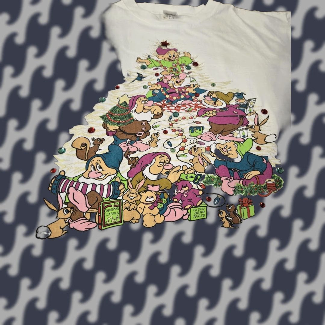 Disney VINTAGE Disney Snow White 7 Dwarfs Christmas Shirt Mens OSFA Rhinestone 90s Size US XL / EU 56 / 4 - 1 Thumbnail