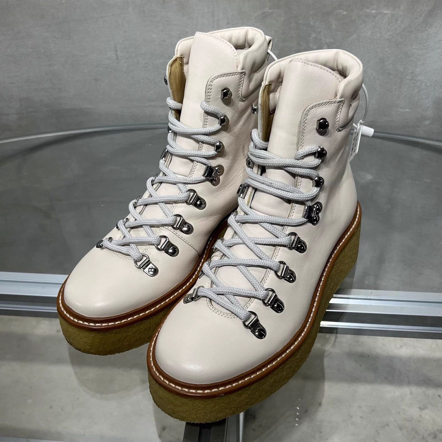 Hermes Hermes women's platform martin boots white 36 Size US 5.5 / IT 35.5 - 2 Thumbnail