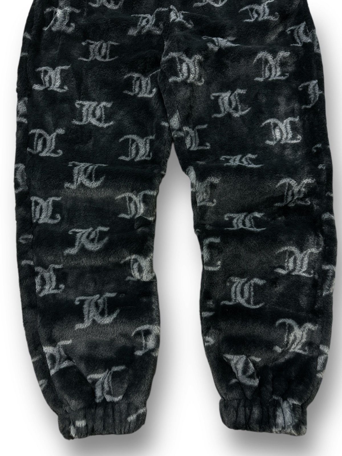 Juicy Couture Juicy Couture Plush Teddy Joggers All Over Print Women’s M Size 30" / US 8 / IT 44 - 3 Thumbnail