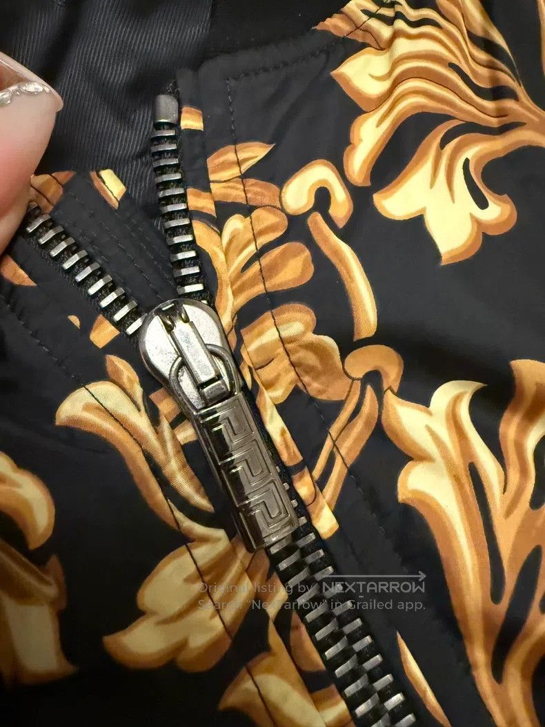 Versace Versace Black gold baroque coat Size US M / EU 48-50 / 2 - 3 Thumbnail