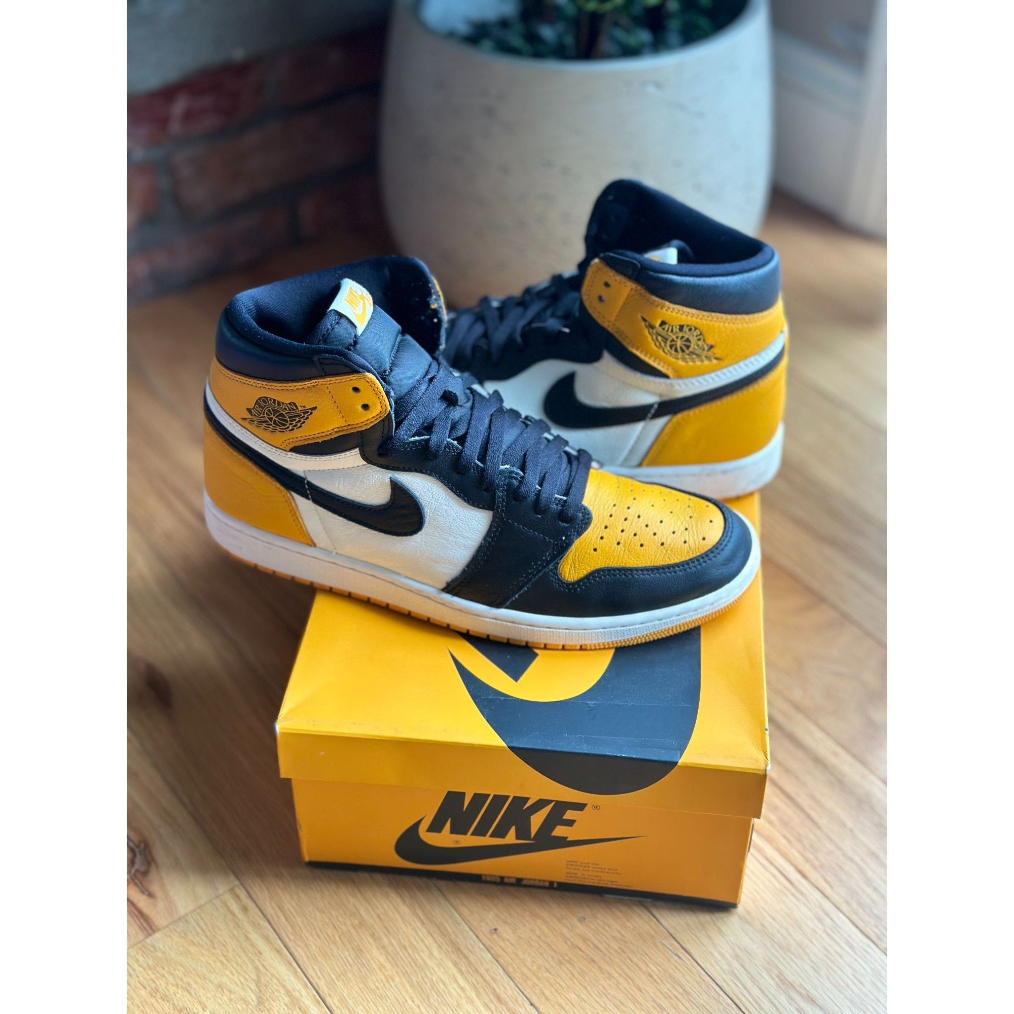 Nike 555088 711 NIKE AIR JORDAN 1 “TAXI YELLOW TOE” RETRO HIGH OG Size US 11.5 / EU 44-45 - 5 Thumbnail