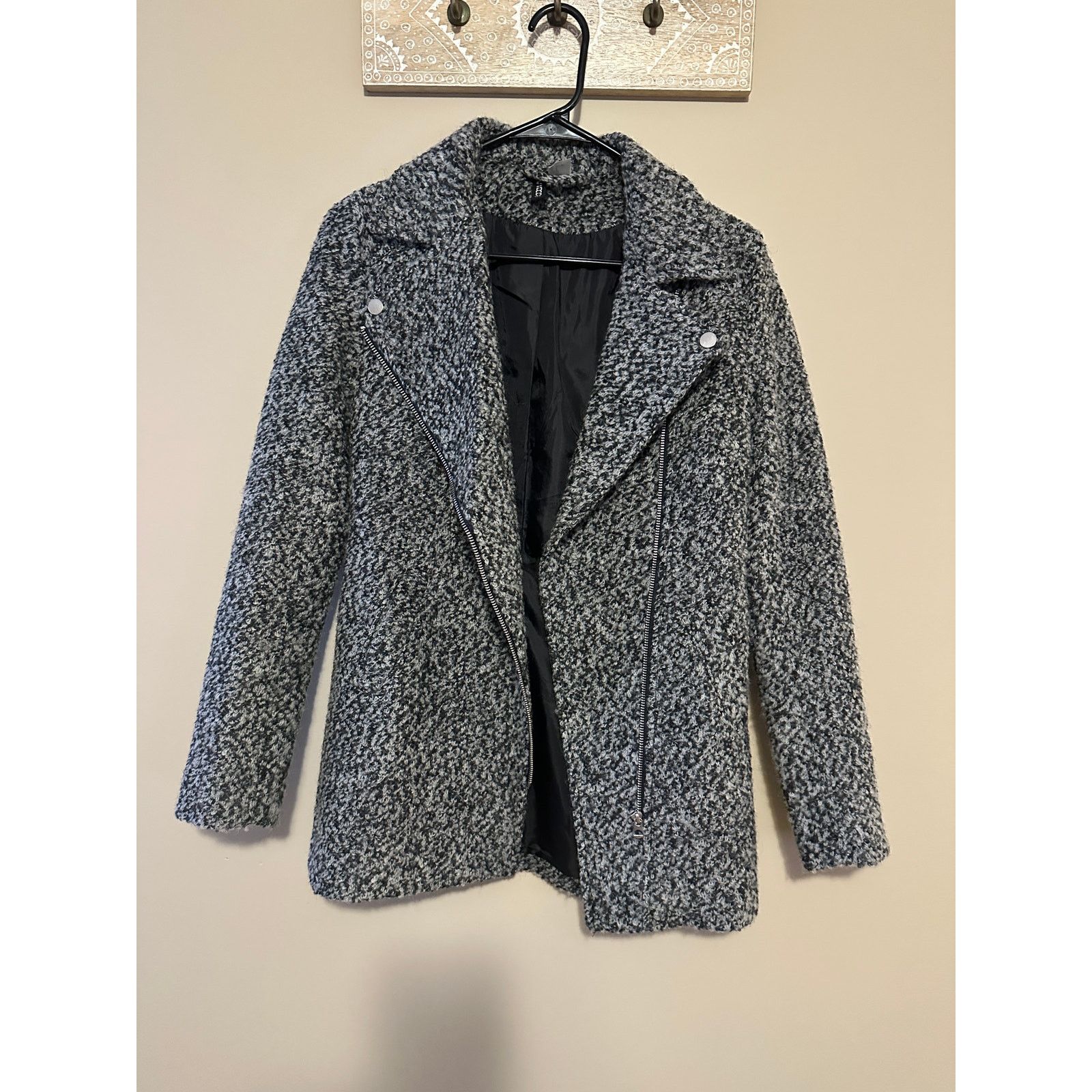 H&M Divided H&M Women's Avant Garde Assementryl Wool Blend Coat Size XS / US 0-2 / IT 36-38 - 1 Thumbnail