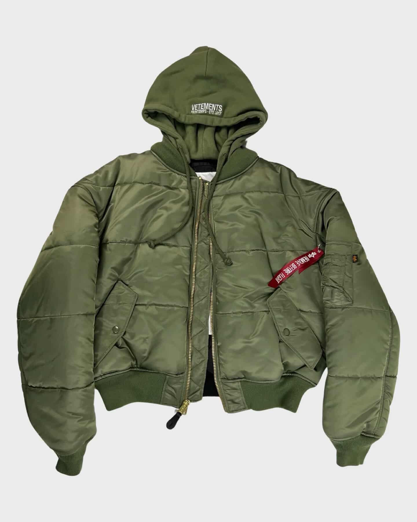 Alpha Industries × Vetements Vetements SS17 USA Flag Bomber Jacket Size US S / EU 44-46 / 1 - 2 Thumbnail