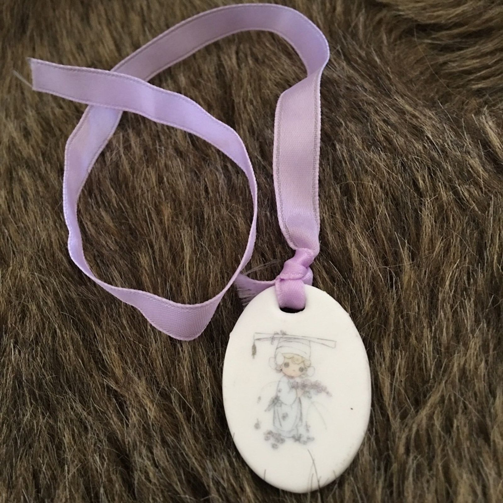 Vintage Vintage 1989 Precious Moments Graduate ribbon Size ONE SIZE - 3 Thumbnail