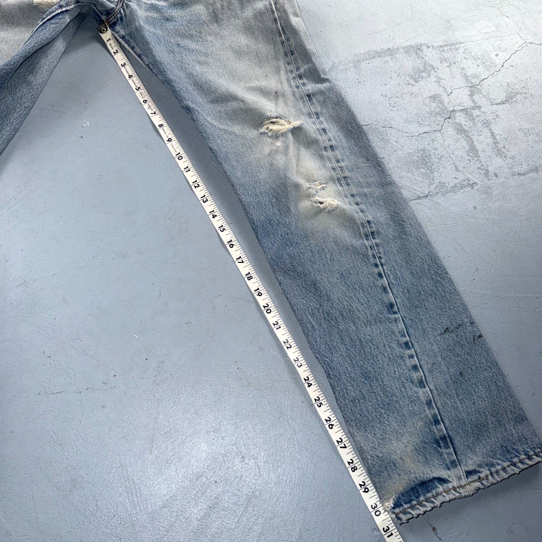 Levi's VINTAGE Levi's 501 Jeans Men Regular 31 Light Wash Blue 80s USA Distressed 5-Pocket Straight Denim 36in Inseam Button Closure Size US 31 - 6 Thumbnail