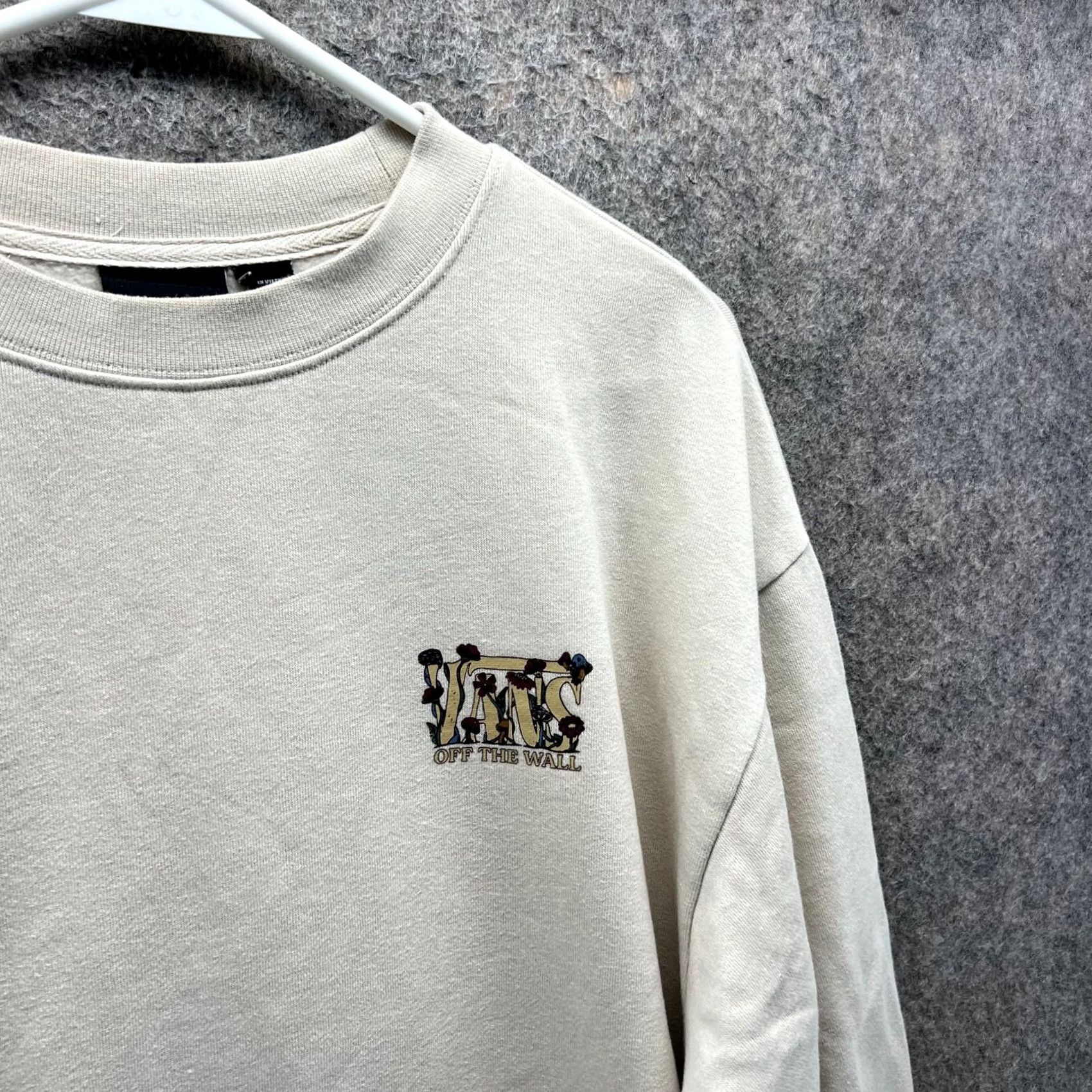 Vans VANS Sweater Mens XS Beige Crewneck Pullover Fleece Off The Wall Logo Vintage Size US XS / EU 42 / 0 - 3 Thumbnail