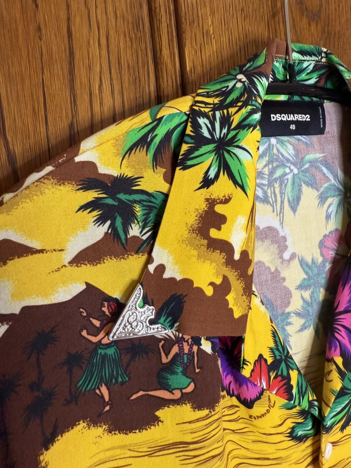 Dsquared2 SS18 Dsquared2 leather strap buckle Hawaiian floral shirt Size US M / EU 48-50 / 2 - 12 Thumbnail