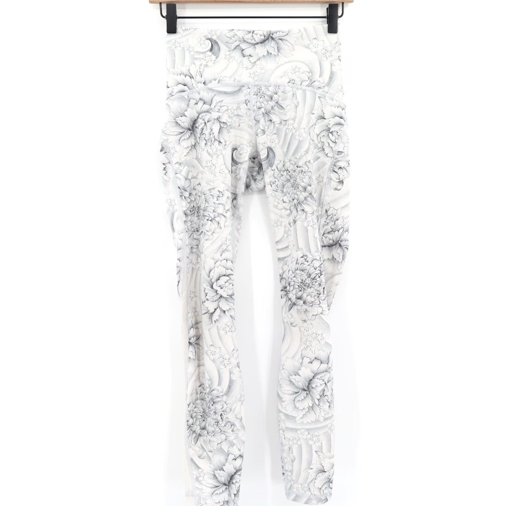 Lululemon Lululemon Women's Train Times 7/8 Pants Inseam 25" Twine White Multi Sz 4 Floral Pattern Bottoms Athletic Skinny Leggings Ch Size 27" / US 4 / IT 40 - 2 Thumbnail