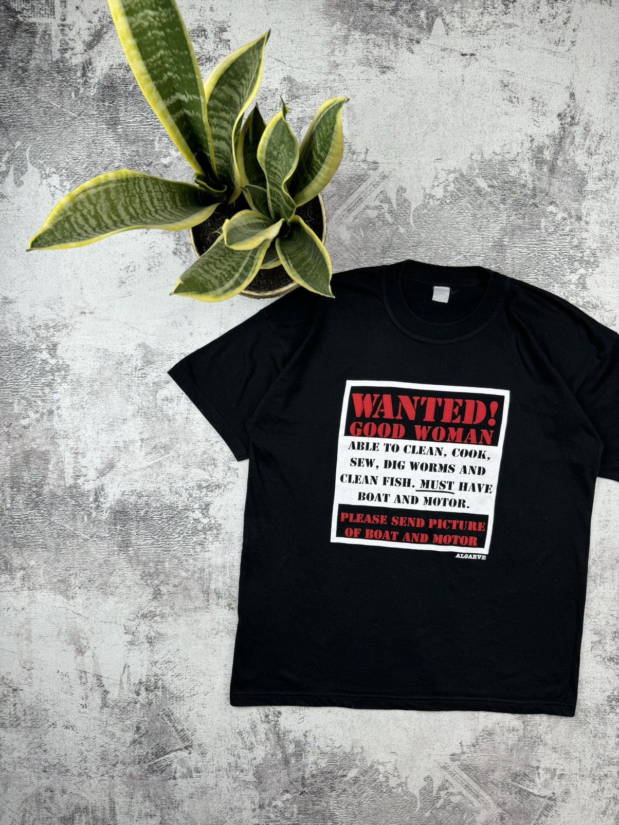 Other Vintage 90S Humor Joke Print Wanted Good Women Faded T Shirt Size US L / EU 52-54 / 3 - 2 Thumbnail