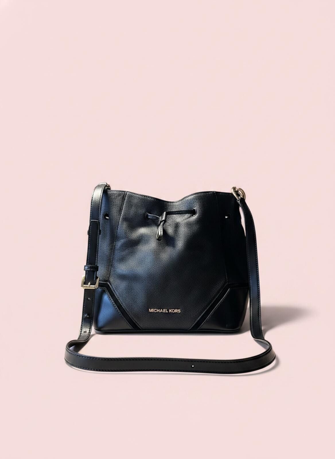 Michael Kors Michael Kors Black Leather Crossbody Bucket Bag Size ONE SIZE - 1 Thumbnail