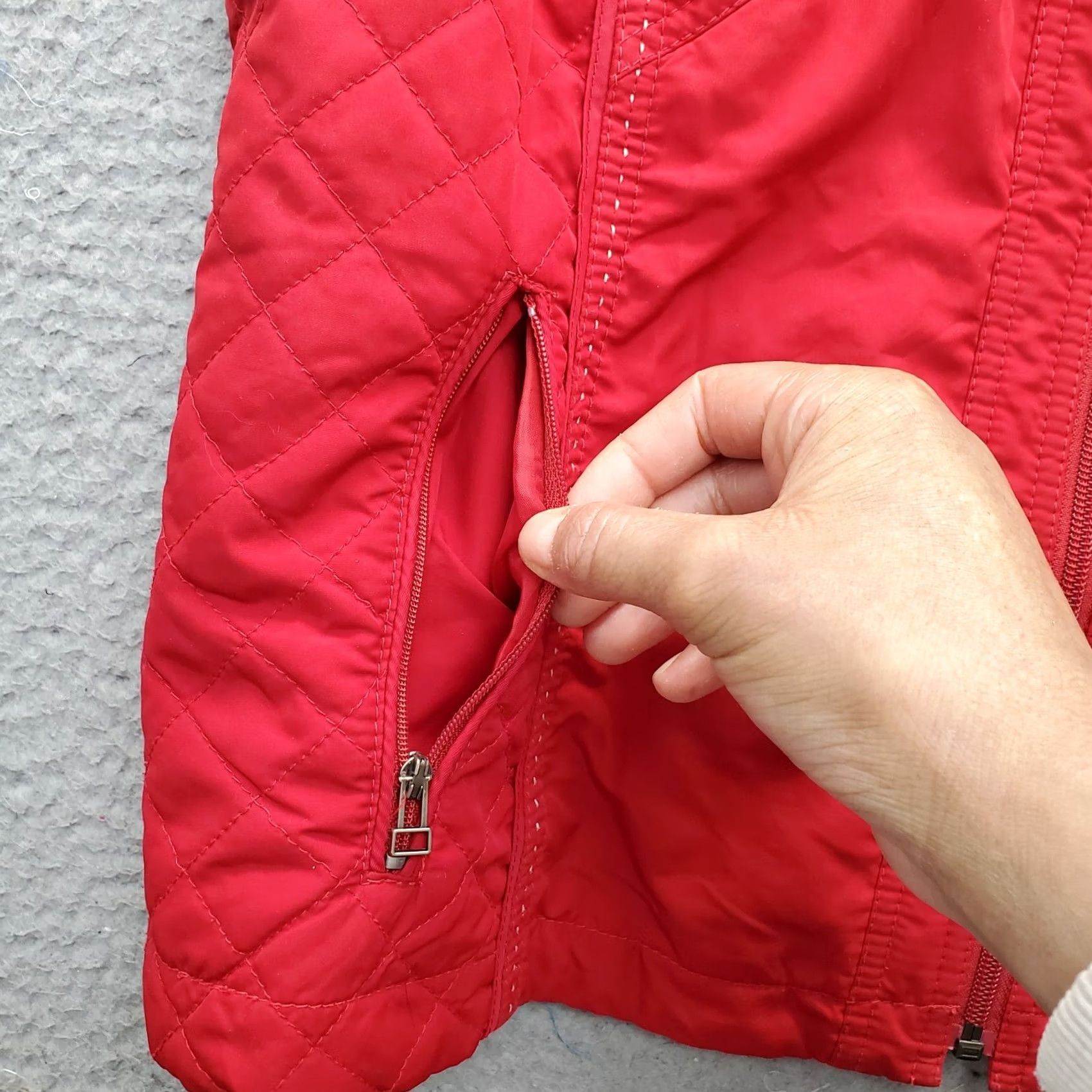 Coldwater Creek Coldwater Creek Quilted Vest Womens Medium Red Lined Pockets Sleeveless Full Zip - Cozy Fall Style Size M / US 6-8 / IT 42-44 - 4 Thumbnail