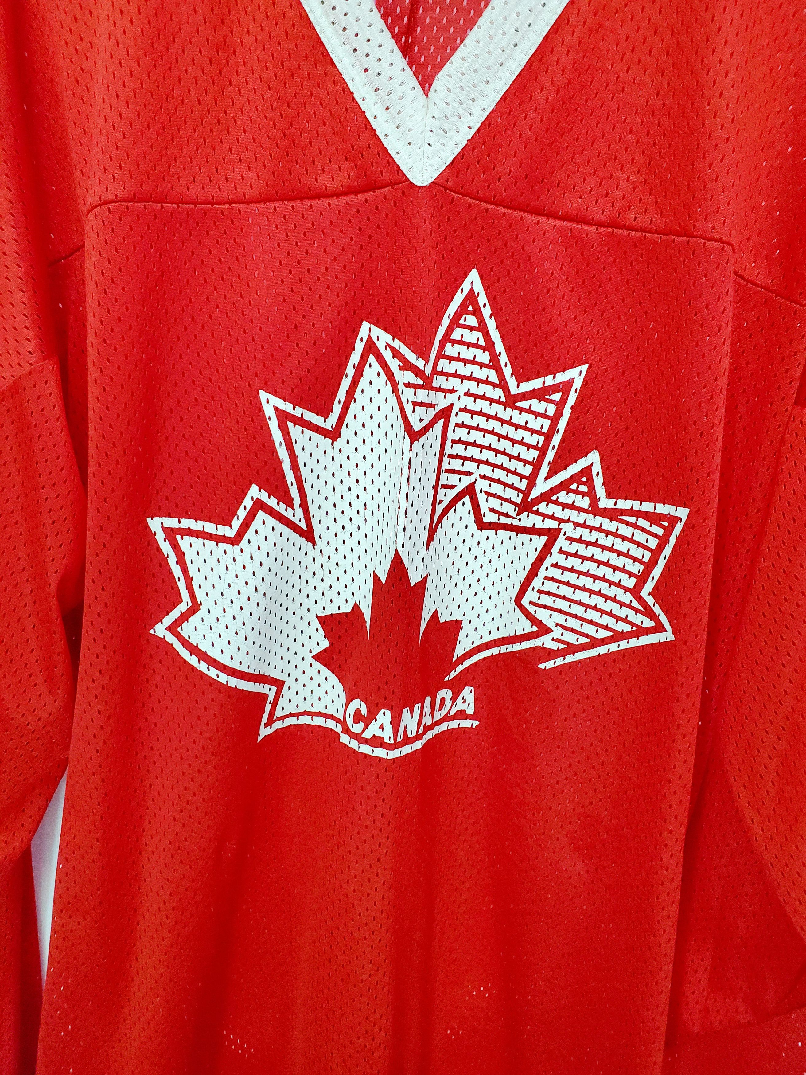 Vintage Vintage Canada Hockey Jersey size Xl perfect condition Size US XL / EU 56 / 4 - 2 Thumbnail