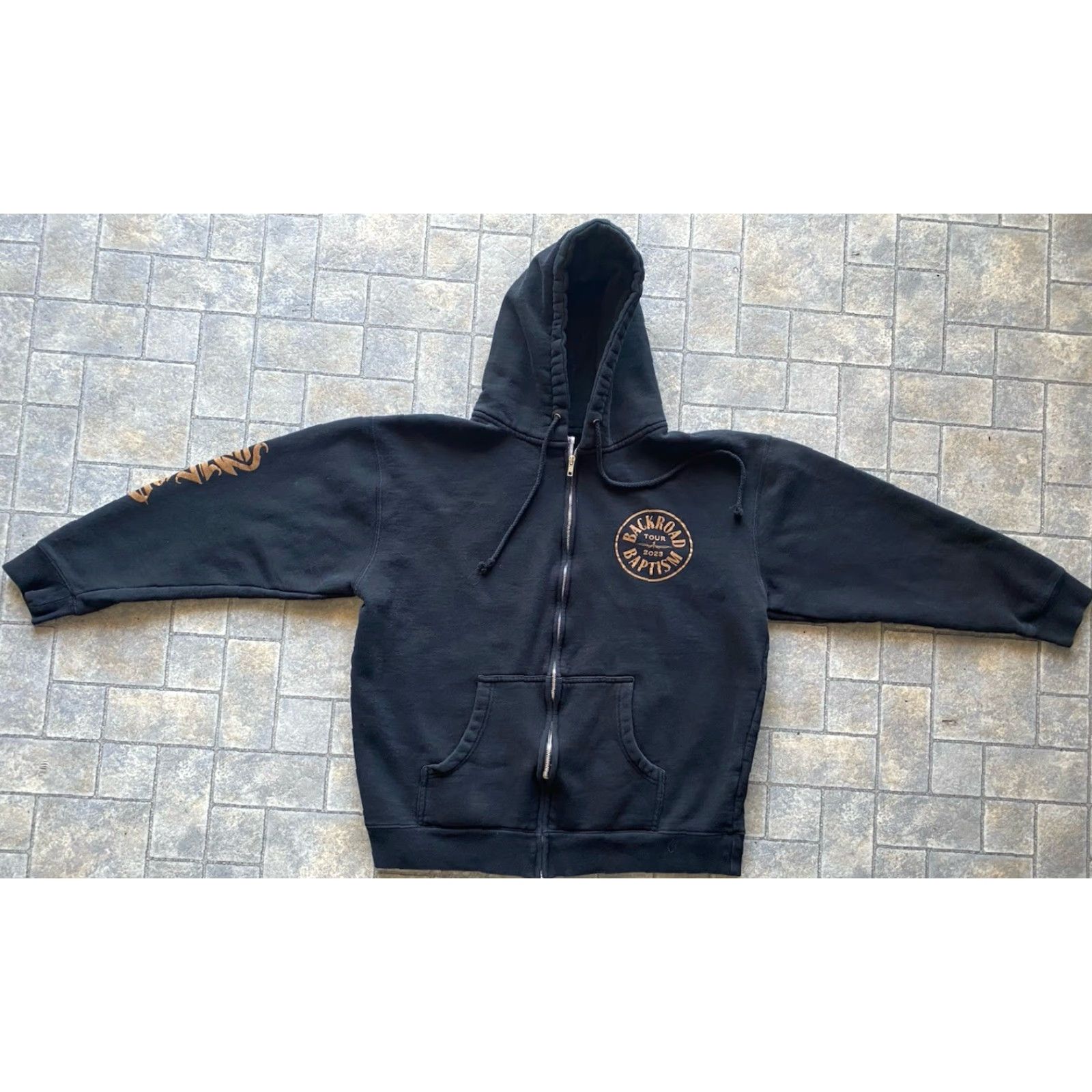 Vintage Jelly Roll MENS Large Backroad Baptism Tour 2023 Black/Gold Zip Hoodie Jacket Men's L Full Zip Zipper Graphic Print Size US L / EU 52-54 / 3 - 2 Thumbnail