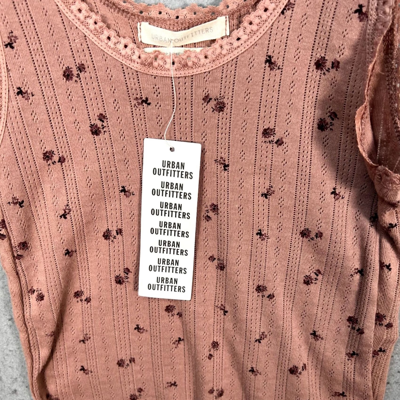 Urban Outfitters Urban Outfitters Women Tank Pink Lace Trim Floral Pattern S Small Shirt Sleeveless Cotton All Season Womens Size S / US 4 / IT 40 - 5 Thumbnail
