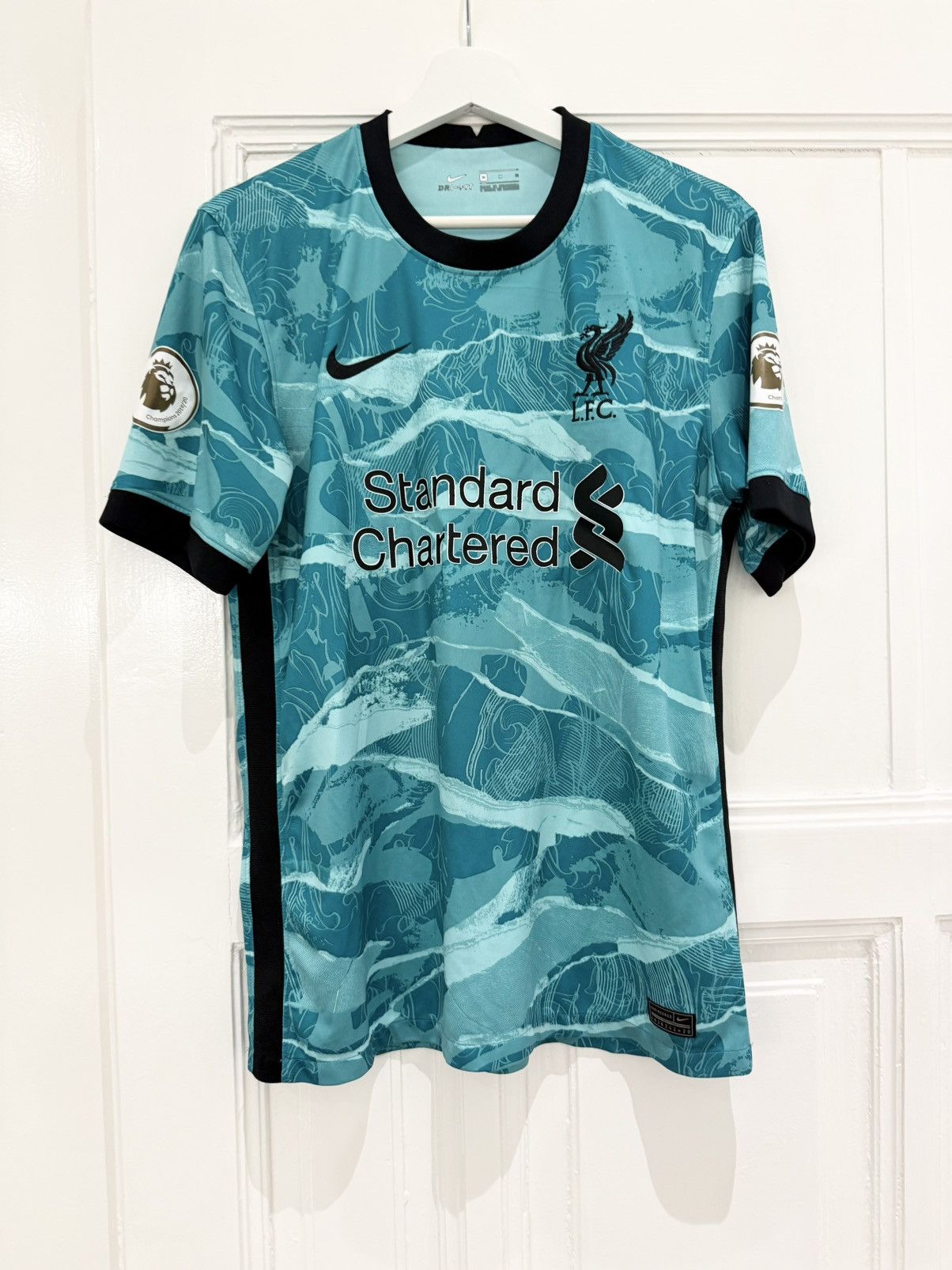 Other Liverpool 2020/21 Nike away Salah Jersey Size US M / EU 48-50 / 2 - 1 Thumbnail