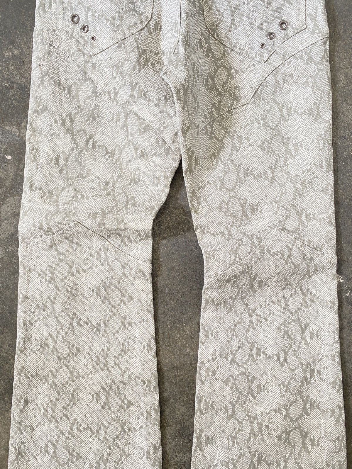 If Six Was Nine Semantic Design “Python” Snakeskin Flared Jeans Size US 30 / EU 46 - 2 Thumbnail