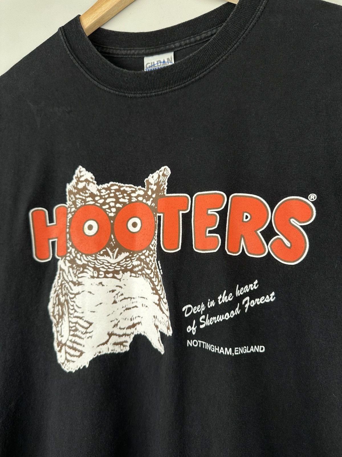 Band Tees × Vintage Vintage Humor Hooters Logo Tee Size US M / EU 48-50 / 2 - 1 Thumbnail