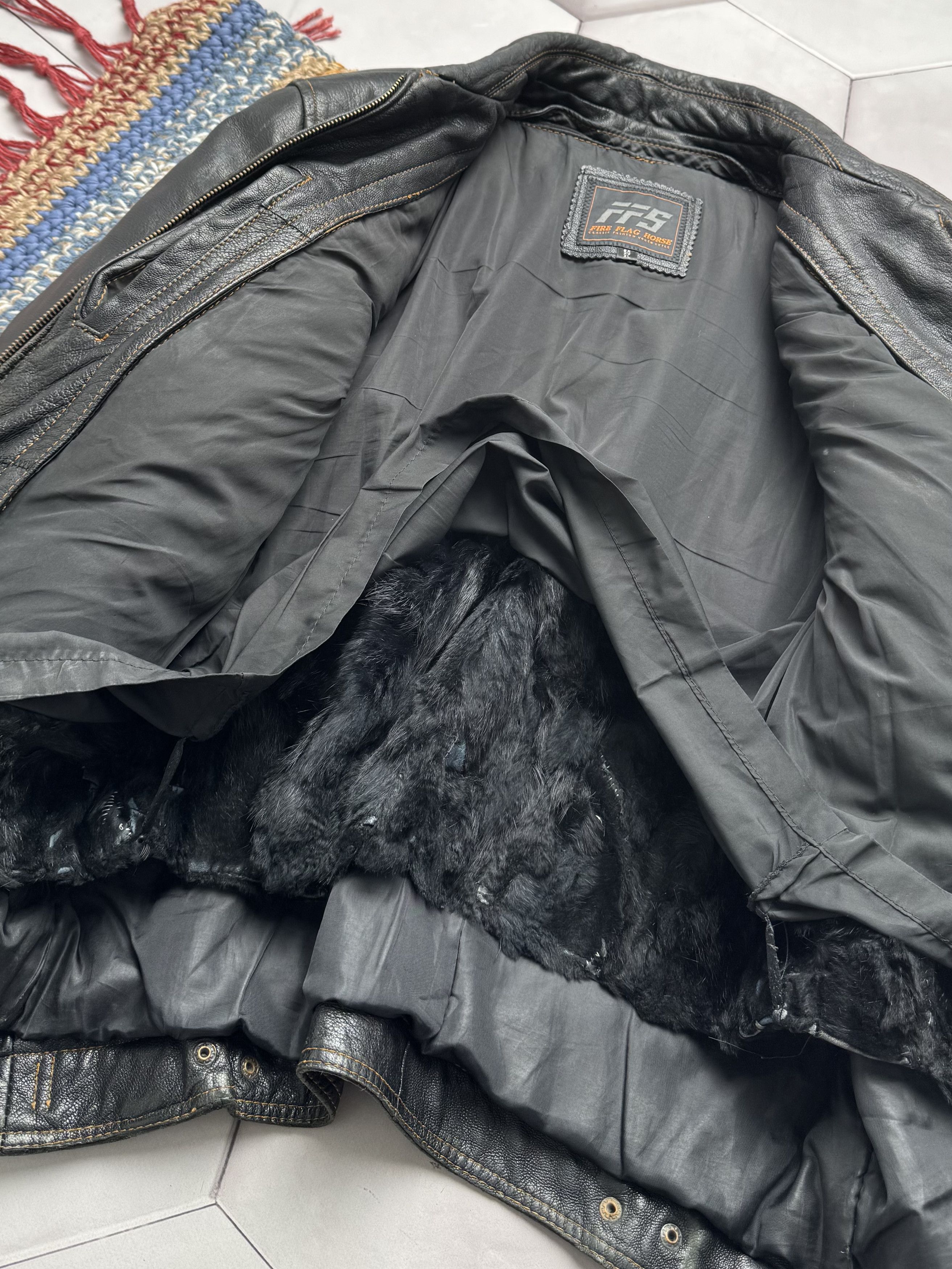 Vintage Vintage Leather Bomber Thrashed Jacket Size US XL / EU 56 / 4 - 12 Thumbnail