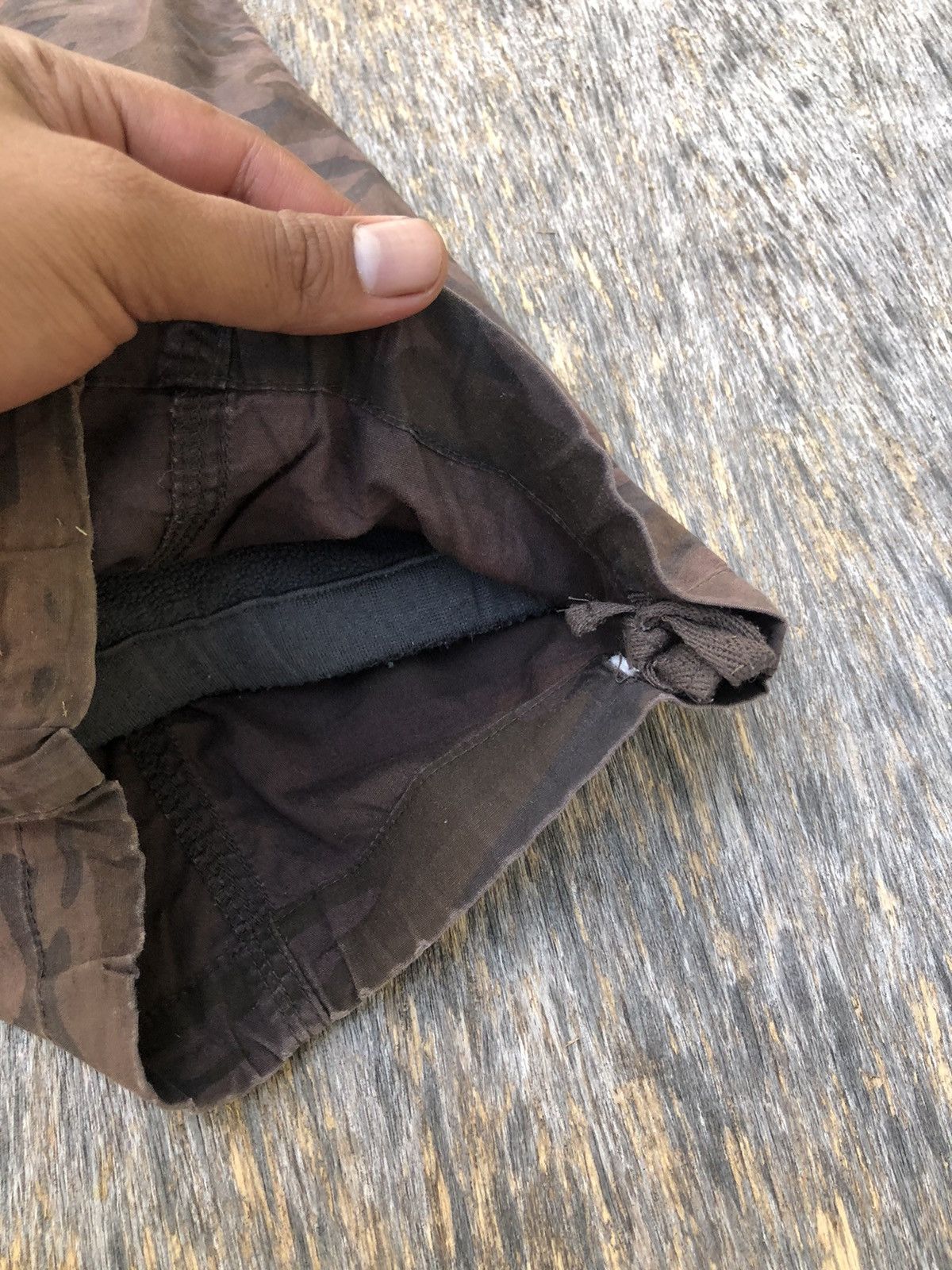 Japanese Brand Vintage Camo Cargo Pants Stretchable Waist W28xL38 Size US 28 / EU 44 - 13 Thumbnail