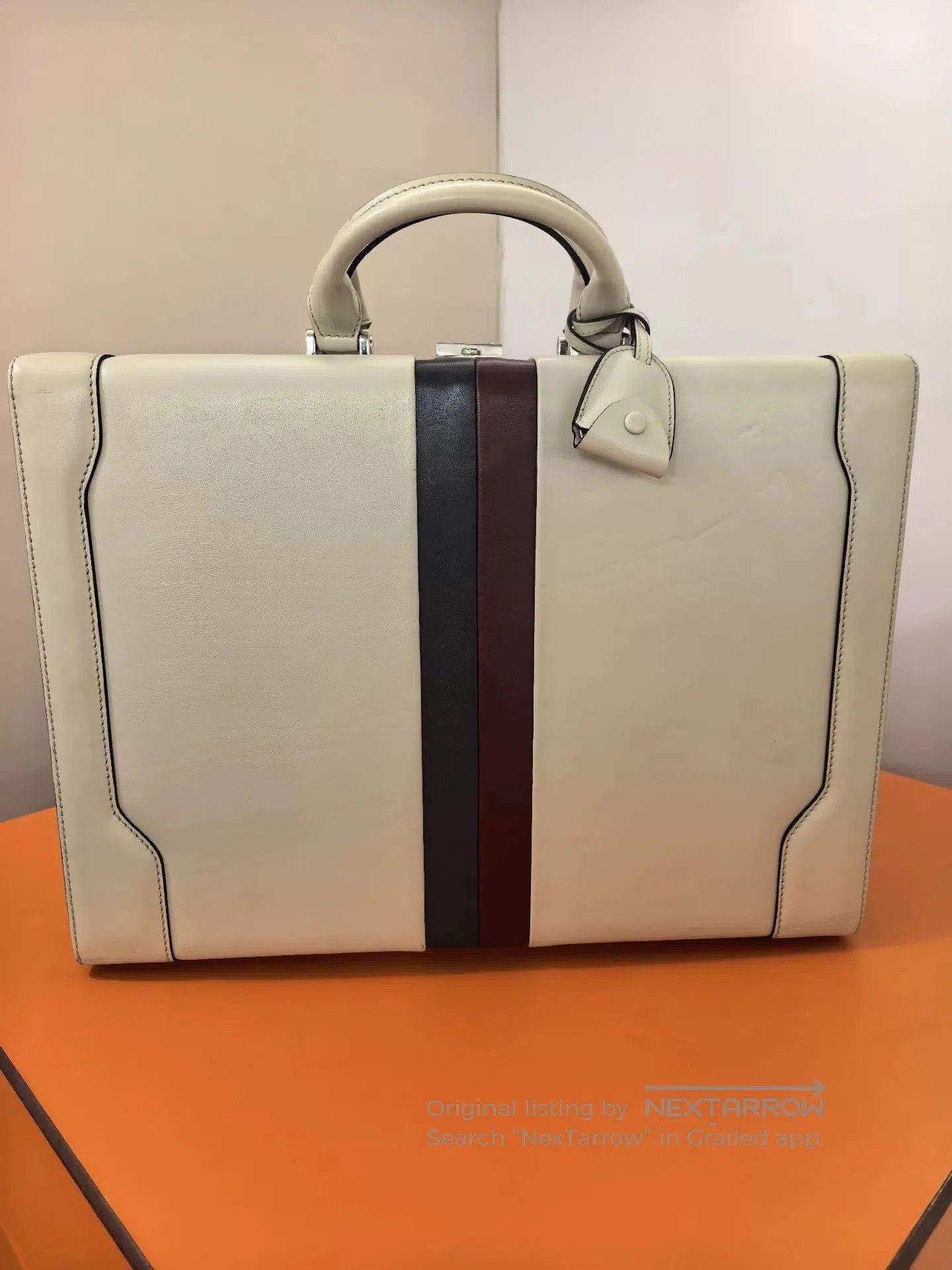 Gucci Gucci Vintage Hard Shell Travel Suitcase. Size ONE SIZE - 1 Thumbnail