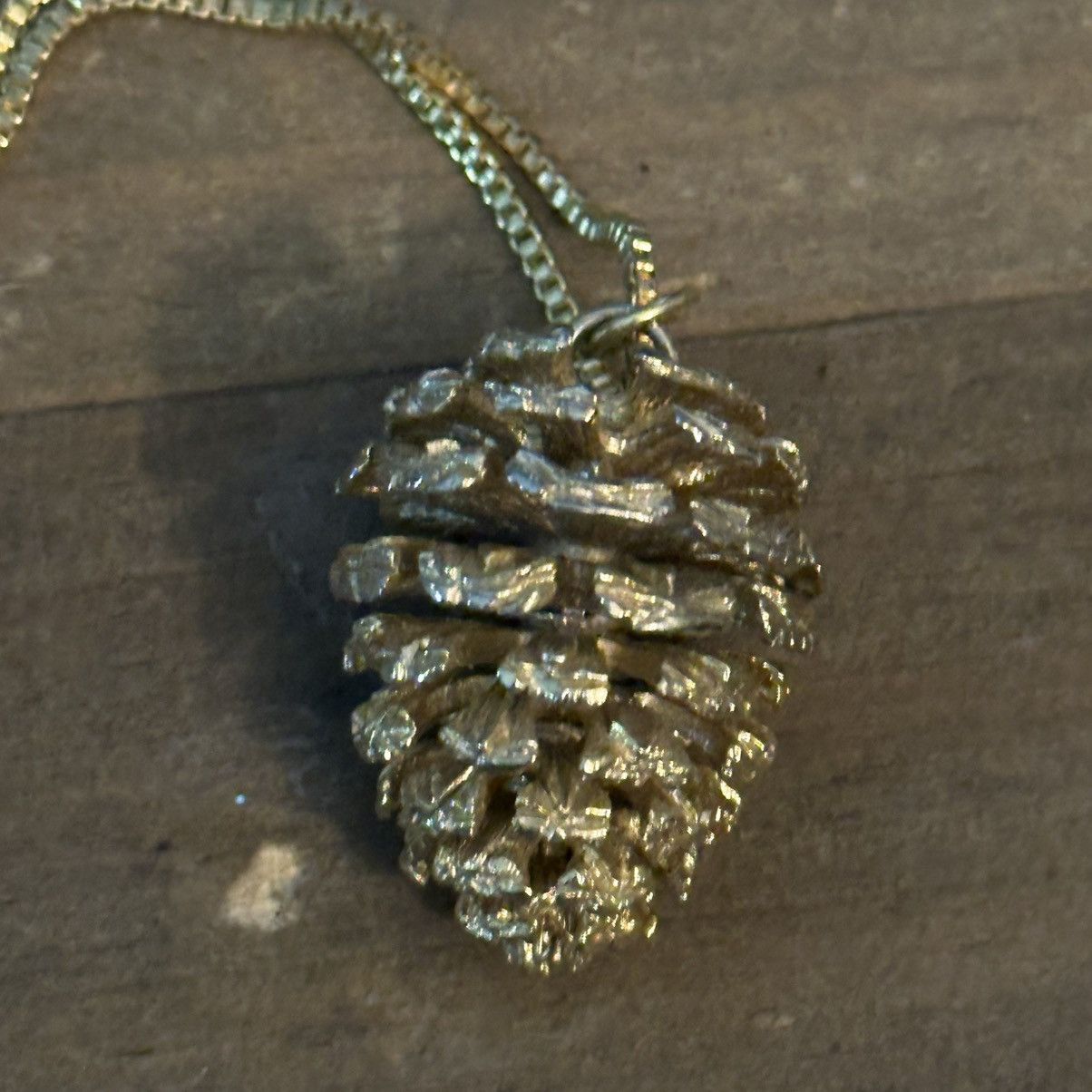 Vintage Vintage gold tone pinecone pendant necklace Size ONE SIZE - 4 Thumbnail
