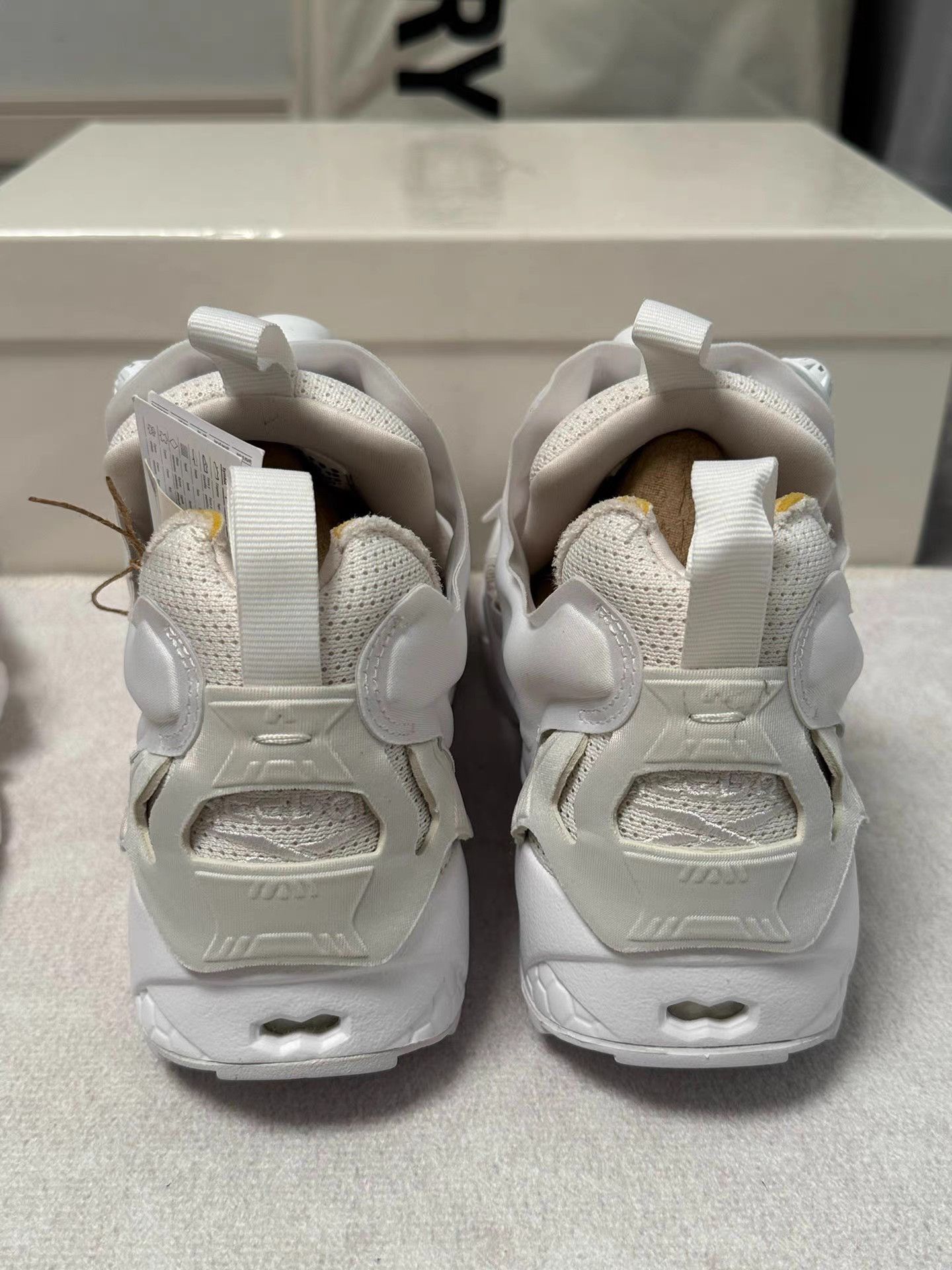 Maison Margiela Maison Margiela × Reebok White Cutout Sneakers K6 Size US 6.5 / IT 36.5 - 4 Thumbnail