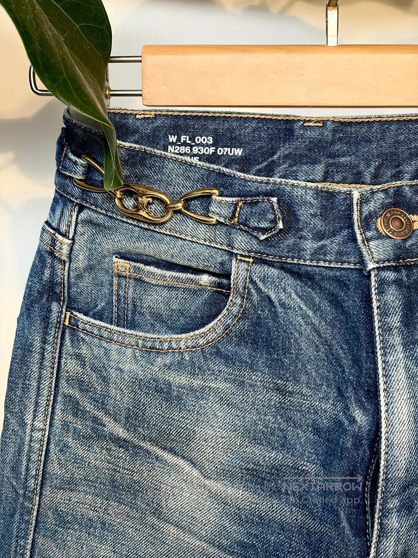 Celine CELINE Blue Washed Gold Chain Jeans. Size 25" / US 0 / IT 36 - 4 Thumbnail