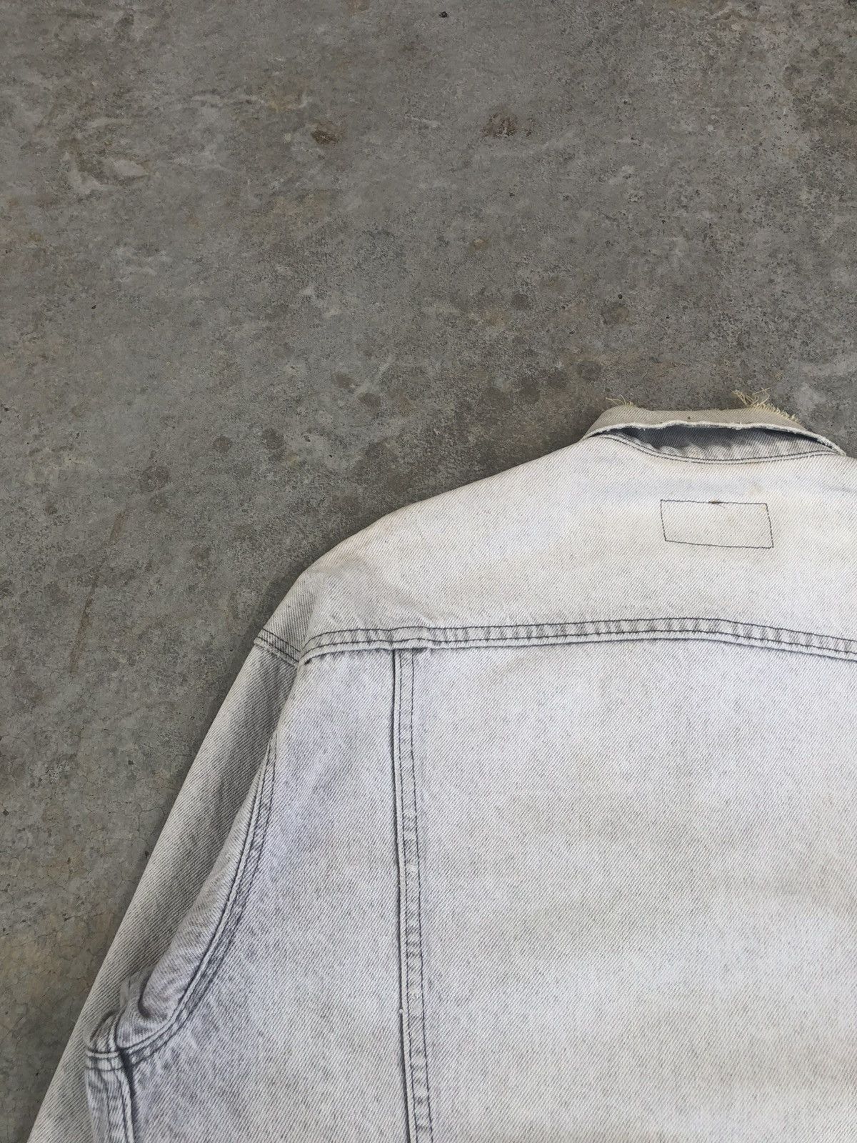 Levi's Vintage 80’s Levis Denim Jacket Distressed Size US L / EU 52-54 / 3 - 12 Thumbnail